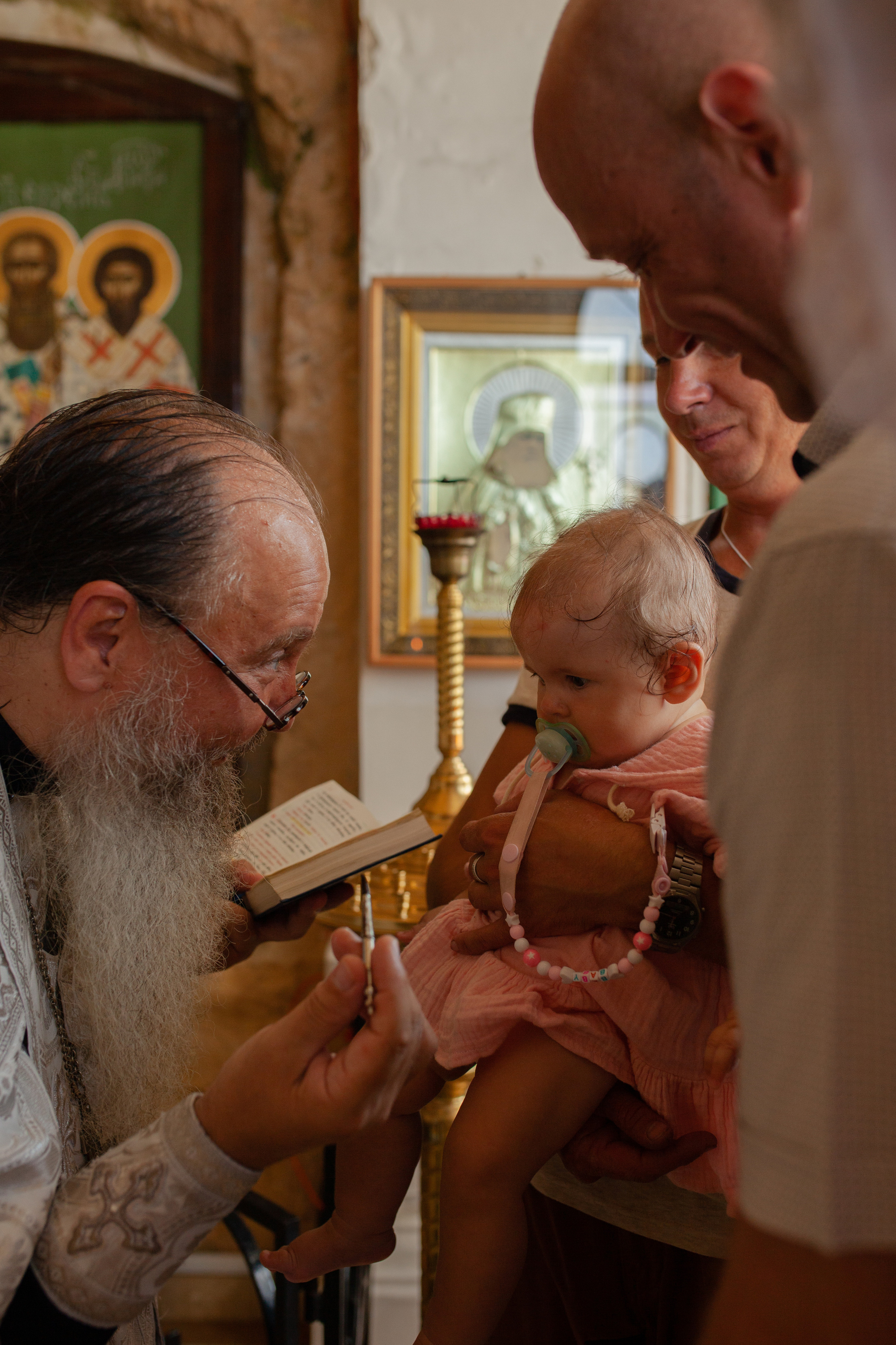 Съемка крестин. Фотограф новорожденных и семей с детьми Севастополь