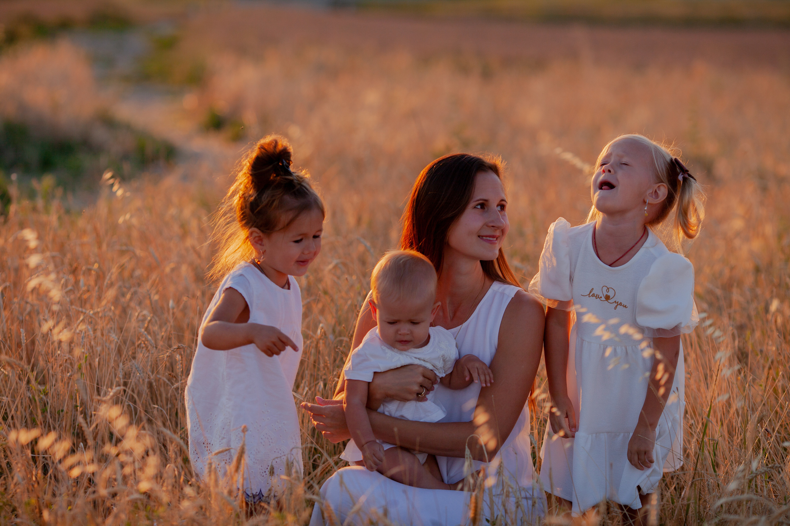Настенька и ее большая семья. Фотограф новорожденных и семей с детьми Севастополь