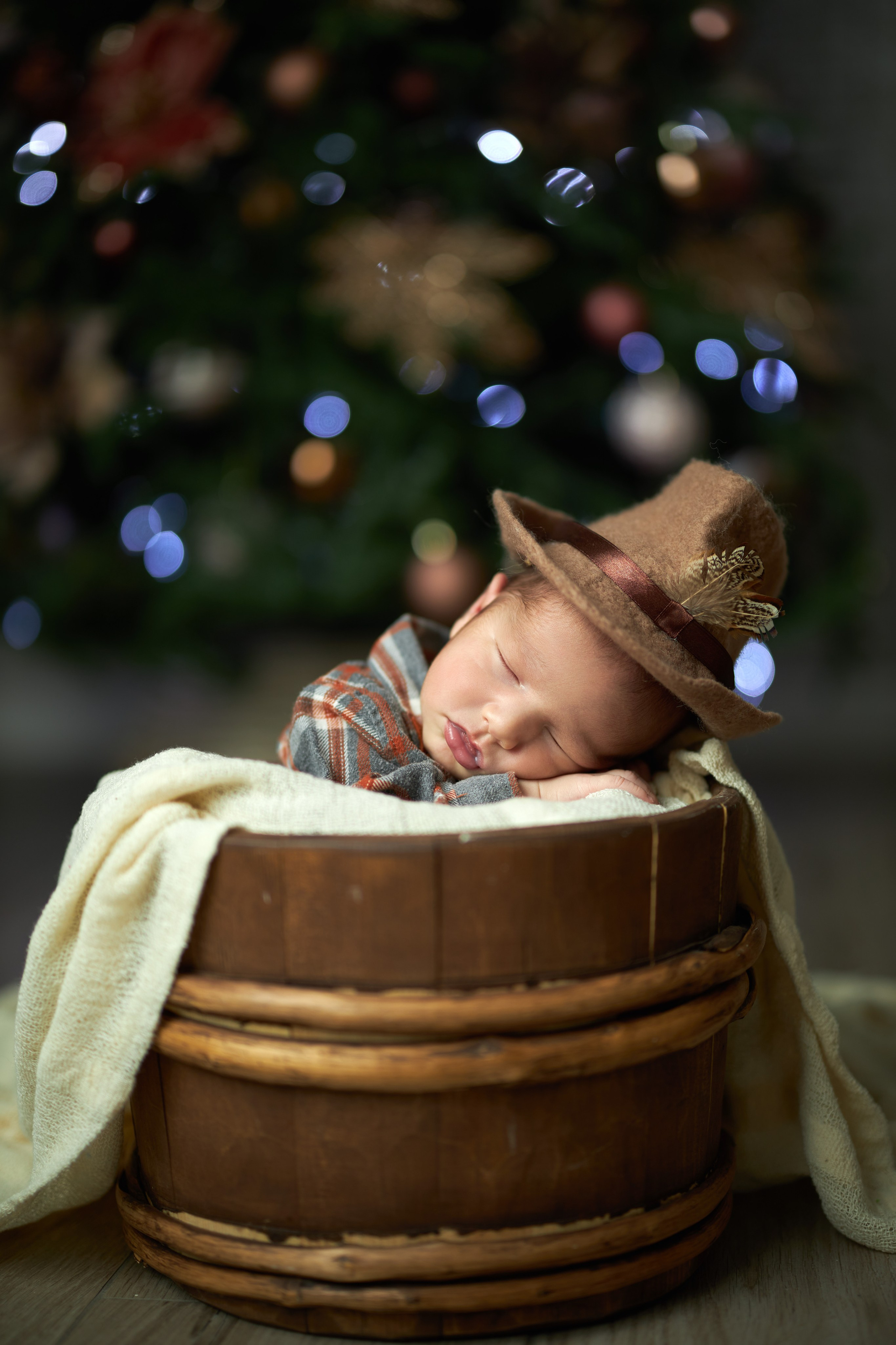 Ньюборн фотосессии в Старом Осколе. Фотостудия для новорожденных в Старом Осколе Гильфановых Юрия и Ольги