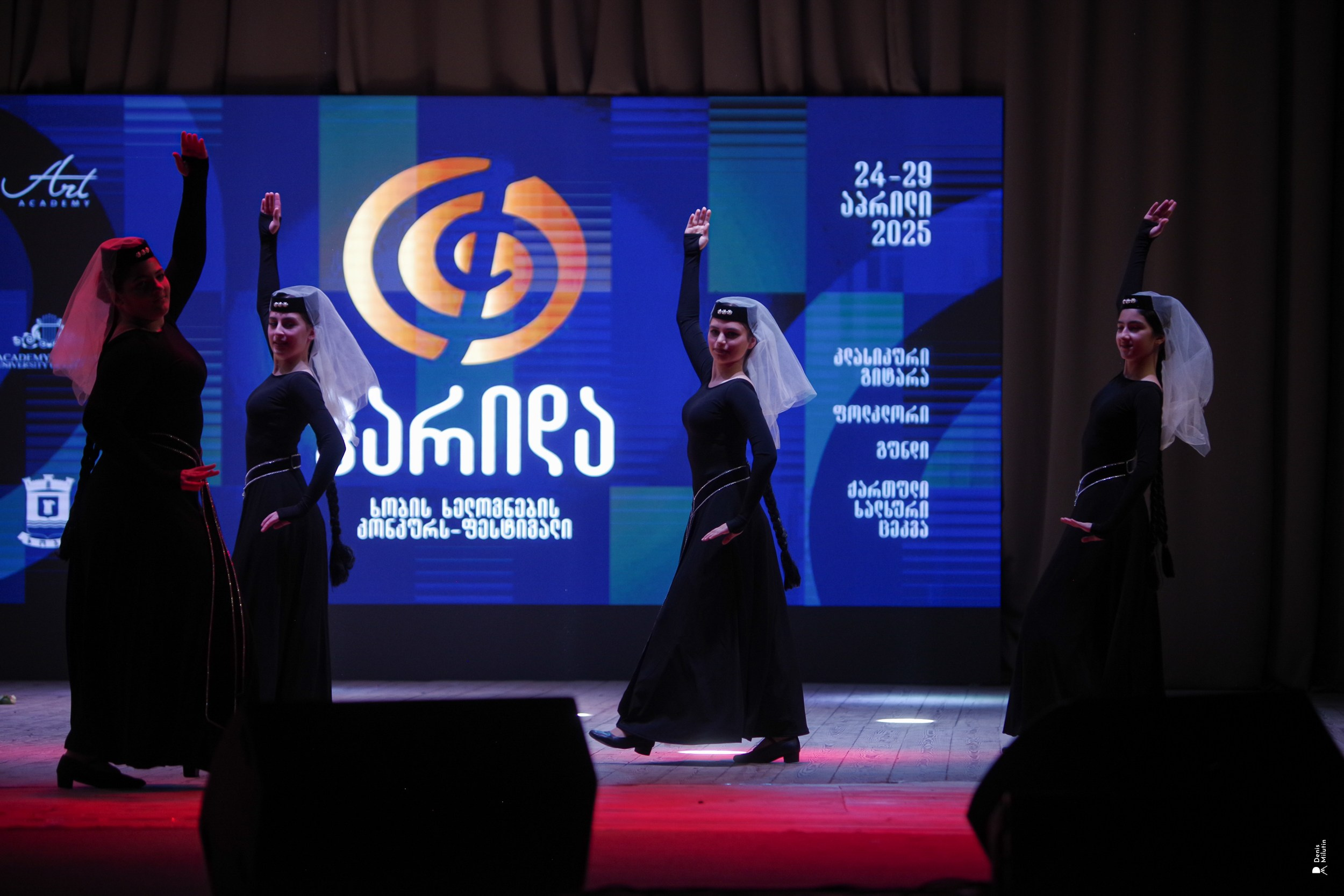 Танцы в Хоби. Портретный фотограф Денис Милютин