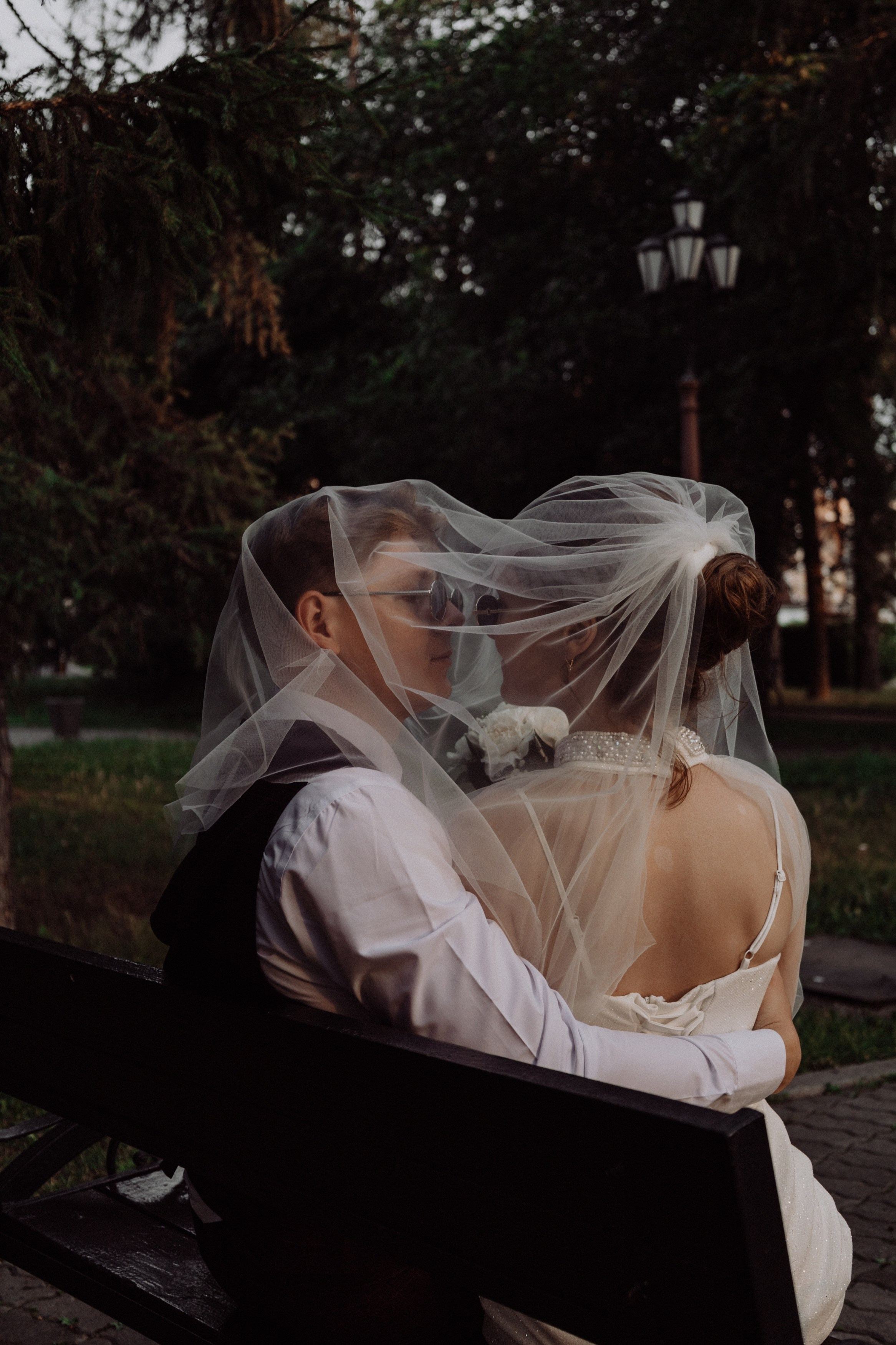 Владислав и Юлия Вечерняя прогулка по городу. Свадебный Фотограф в Иркутске Екатерина Елисеева