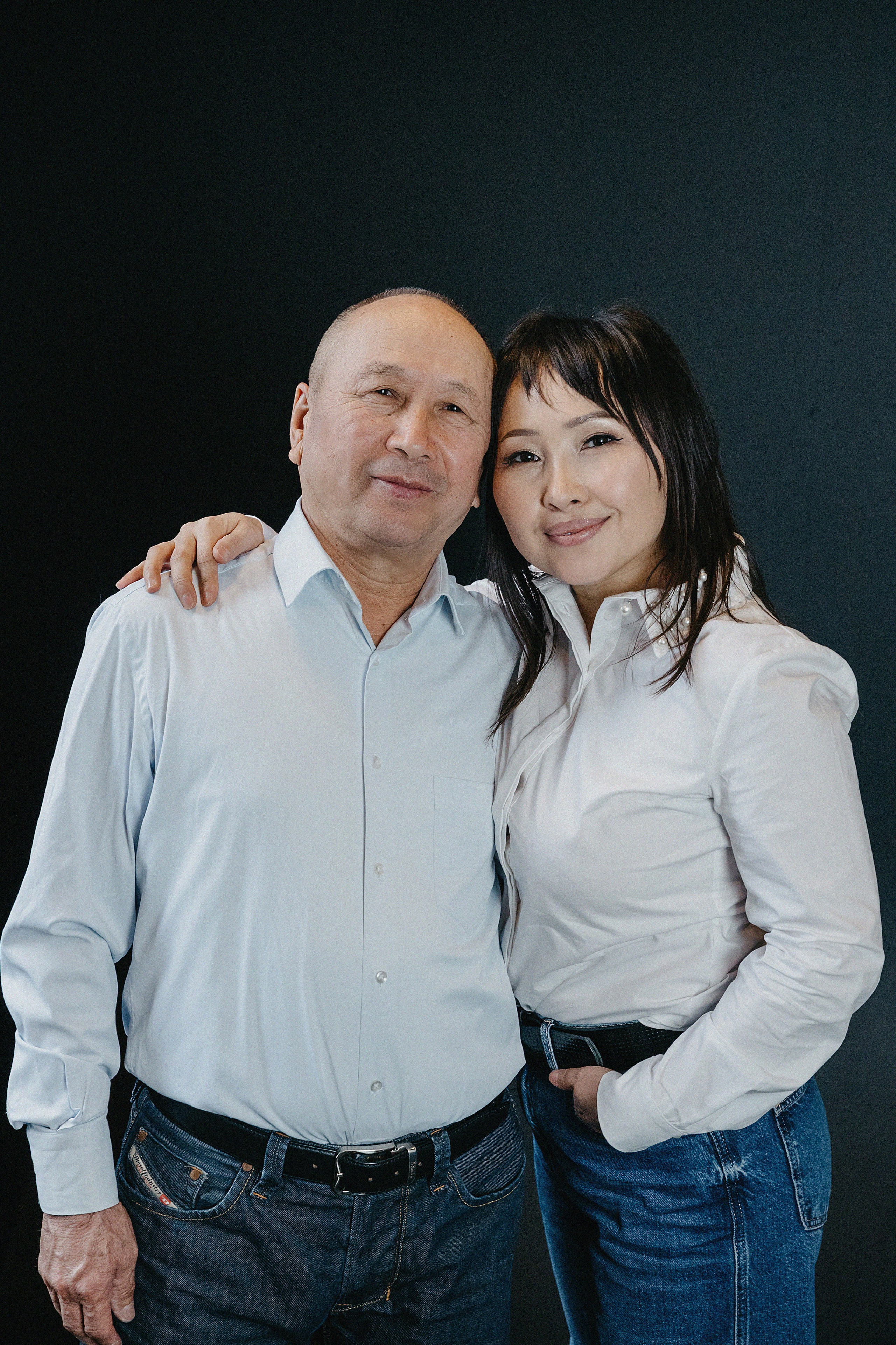 Семейная фотосессия в фотостудии 2Stula. Свадебный, семейный и портретный фотограф в Алматы, Костанай