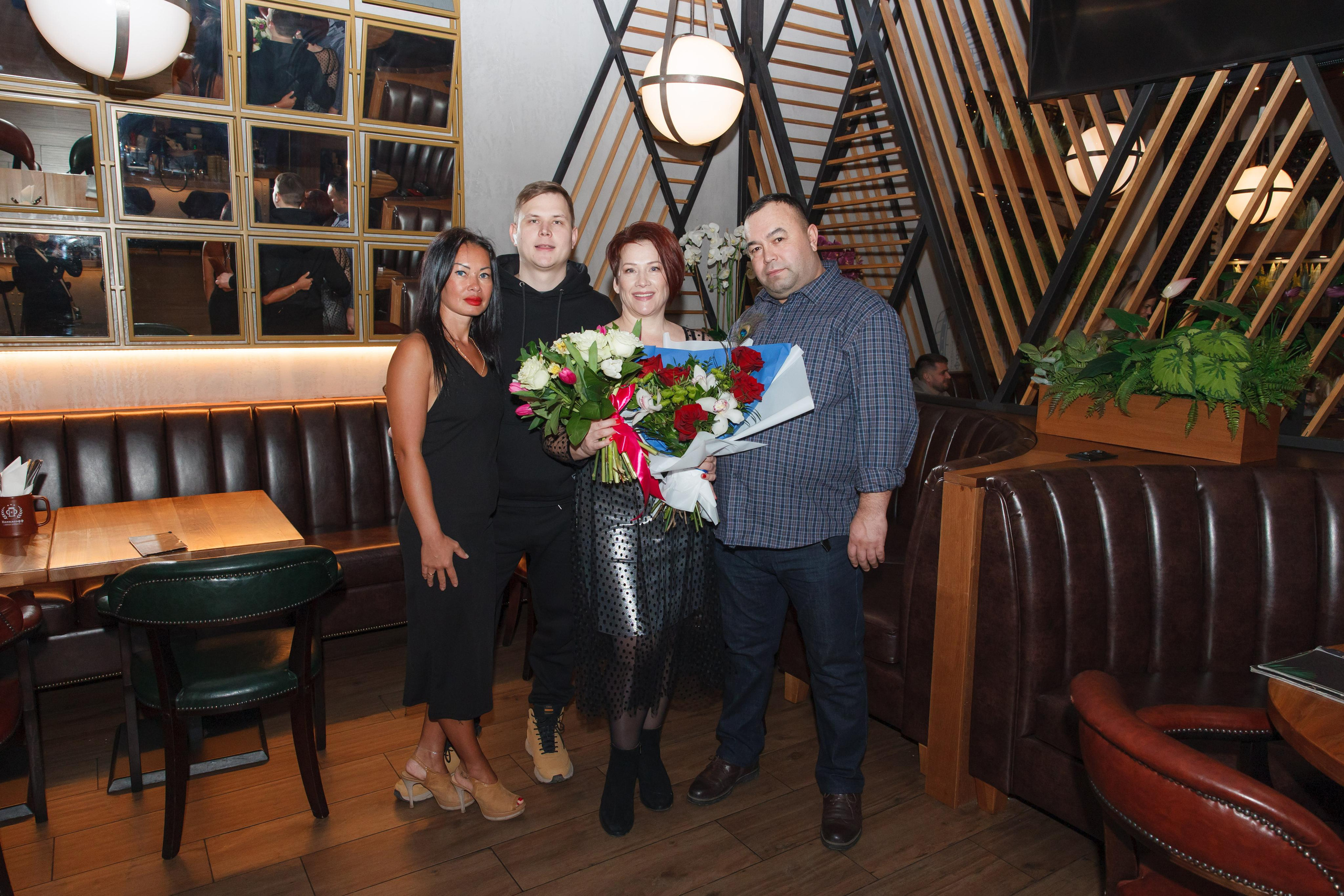 ДР, ресторан «Колбасофф», ТЦ «Красный кит». Свадебный и репортажный фотограф (Москва, Королев и другие)