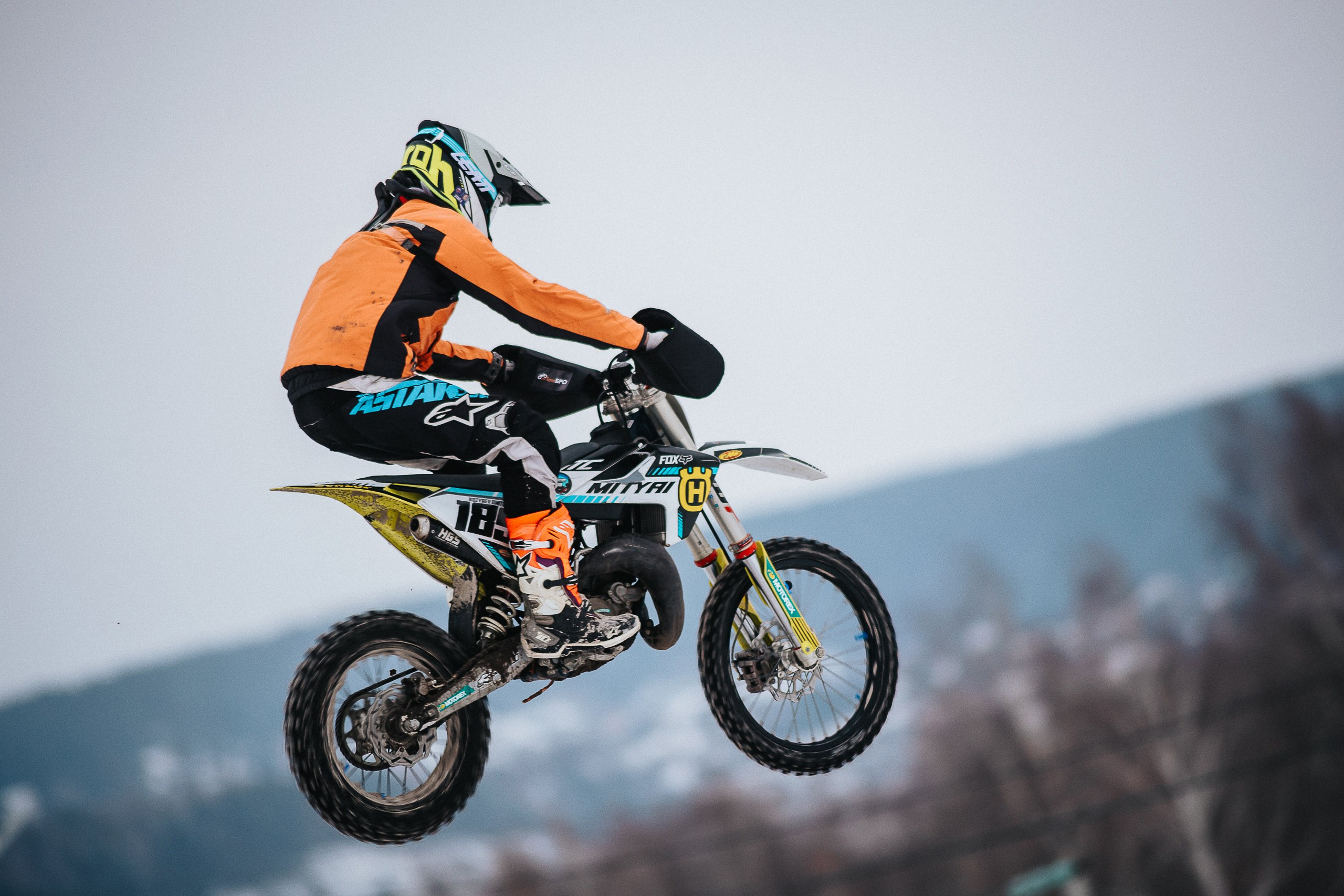 29.12.2024 — Праздничная тренировка на мотоциклетной трассе Люскус. Репортажный фотограф в Кемерово