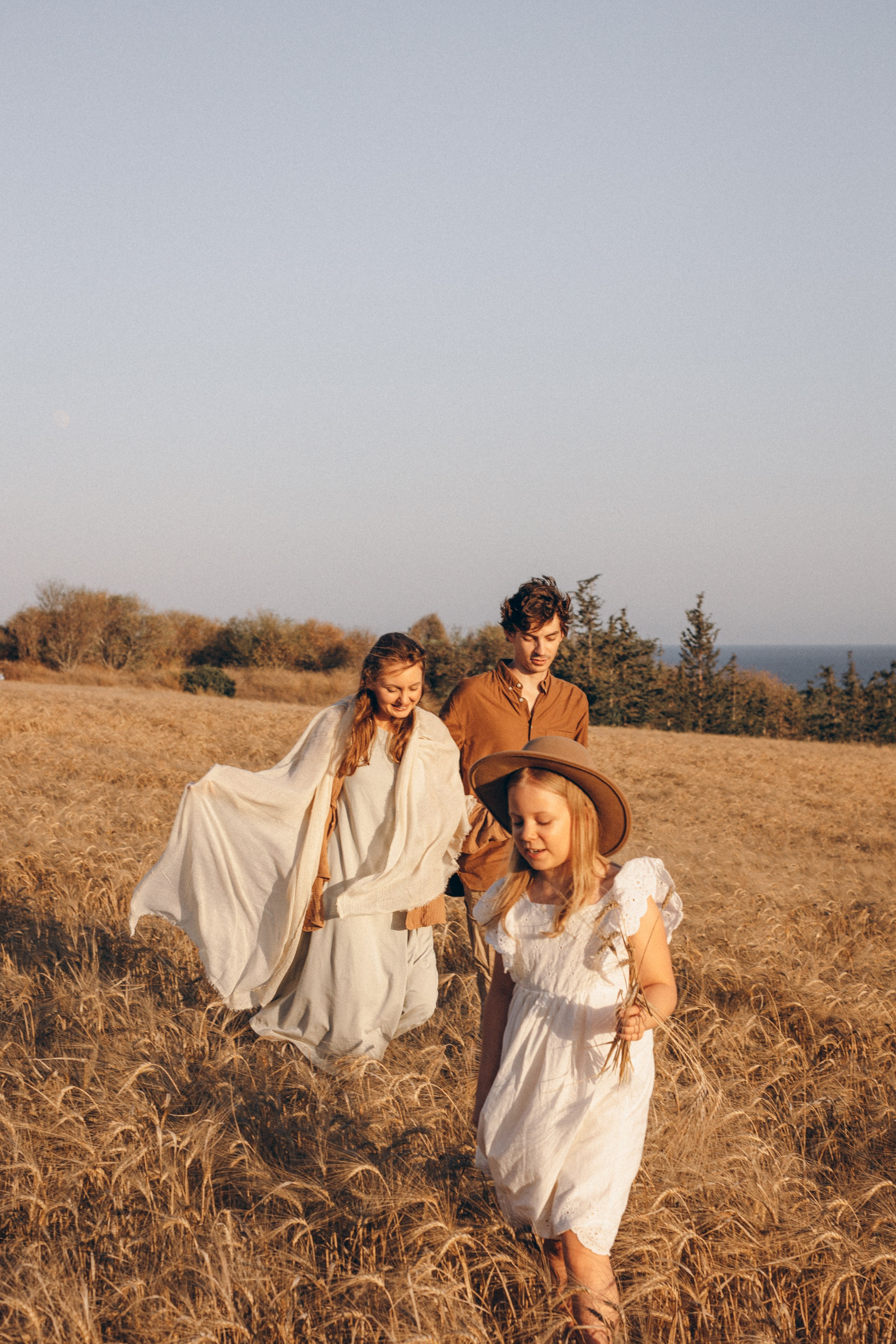 Golden fields, happy hearts. Katerina Nord | Wedding and Couple Photographer in Germany and Europe