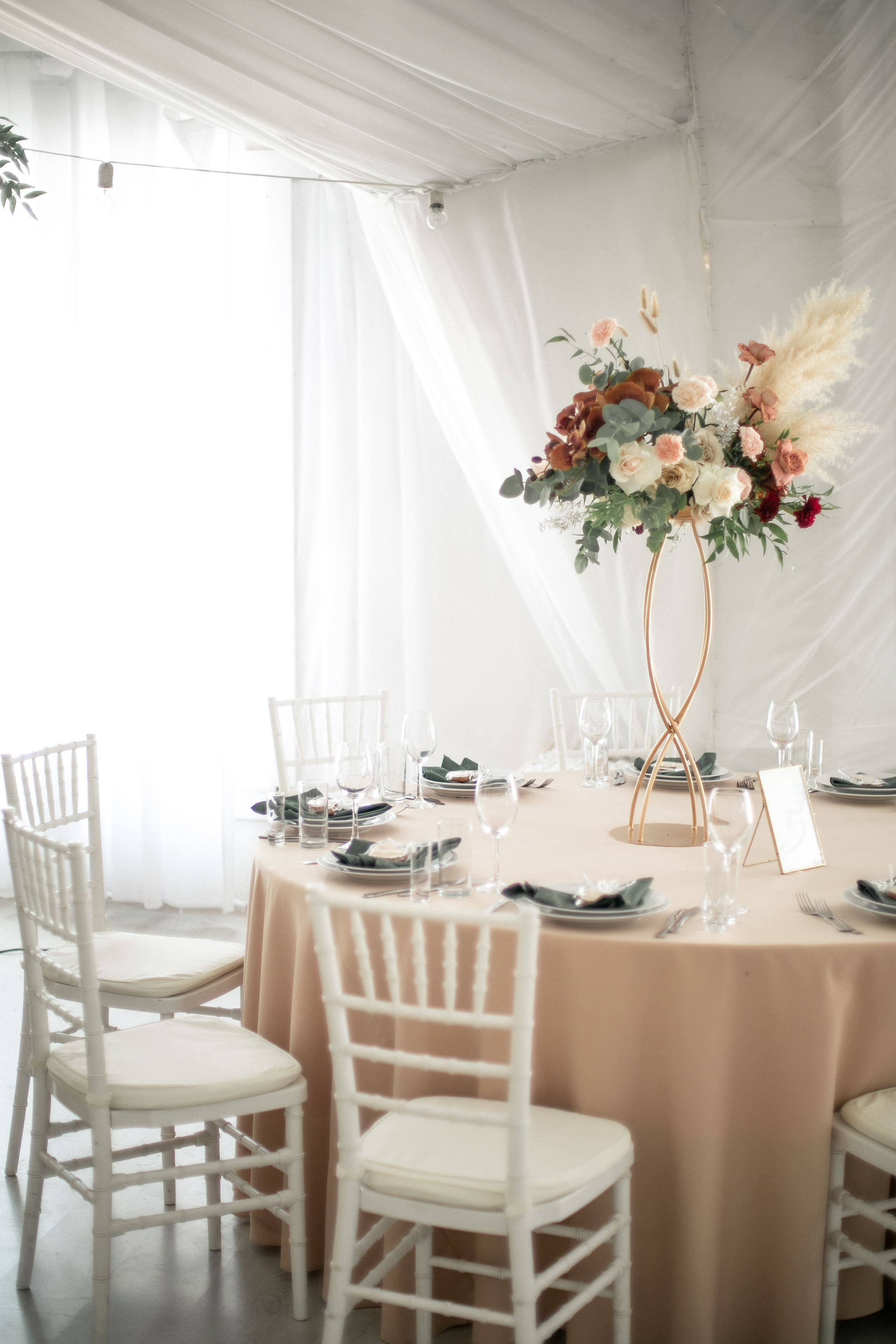 E & M. Photographer Vlad Boytsoff