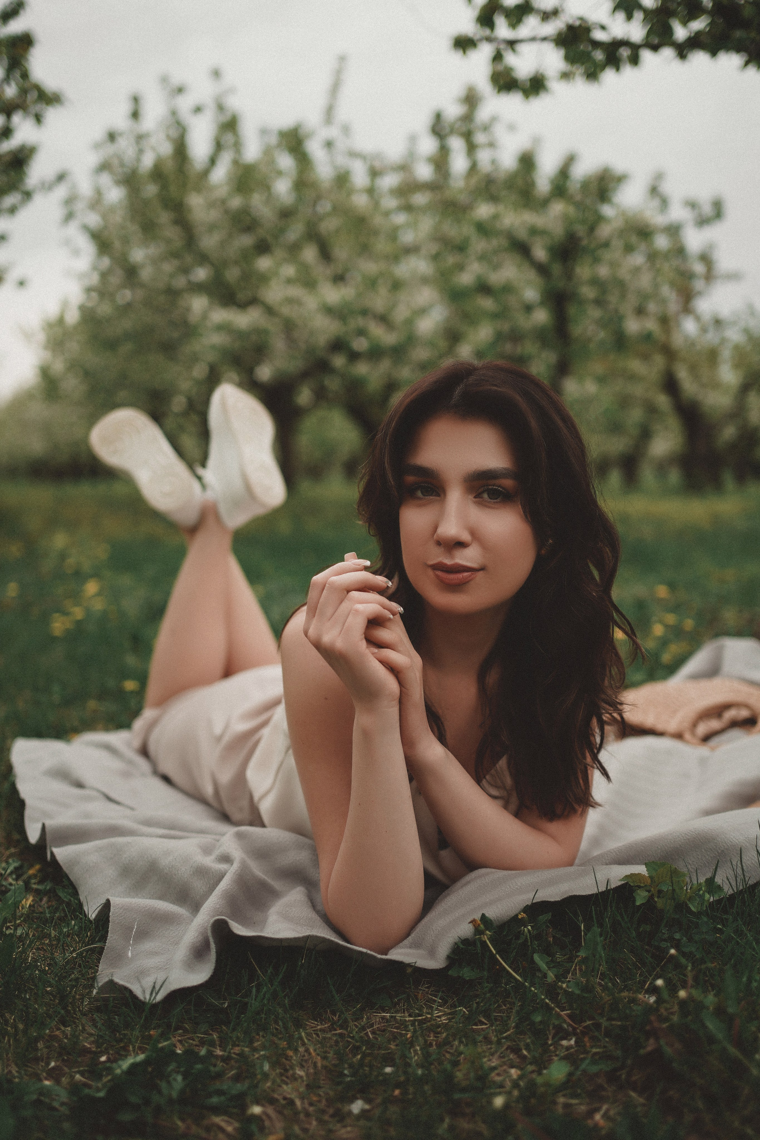 Фотосессия в цветущем саду в пос. Мускатный. Фотограф Ростов-на-Дону. Свадебный фотограф в Ростове-на-Дону. Таинство Крещения и Венчания, семейные фотосессии. Алёна Чёботова