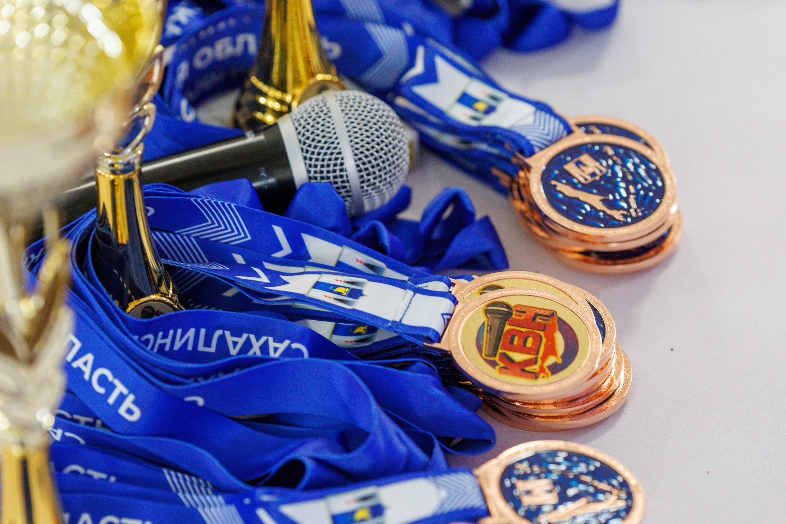 Школьный КВН в Томари. Свадебный, семейный и репортажный фотограф в Южно-Сахалинске Артур Петросян