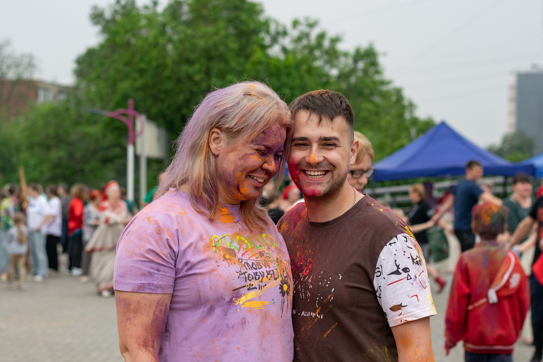 Антон Курдюмов фотограф в Хабаровске Рина Курдюмова фото27 foto27 Антон Дорофеев репортажный репортаж документалист Тони и Рина фотосоздатели День молодежи по-русски Хабаровск кинотеатр