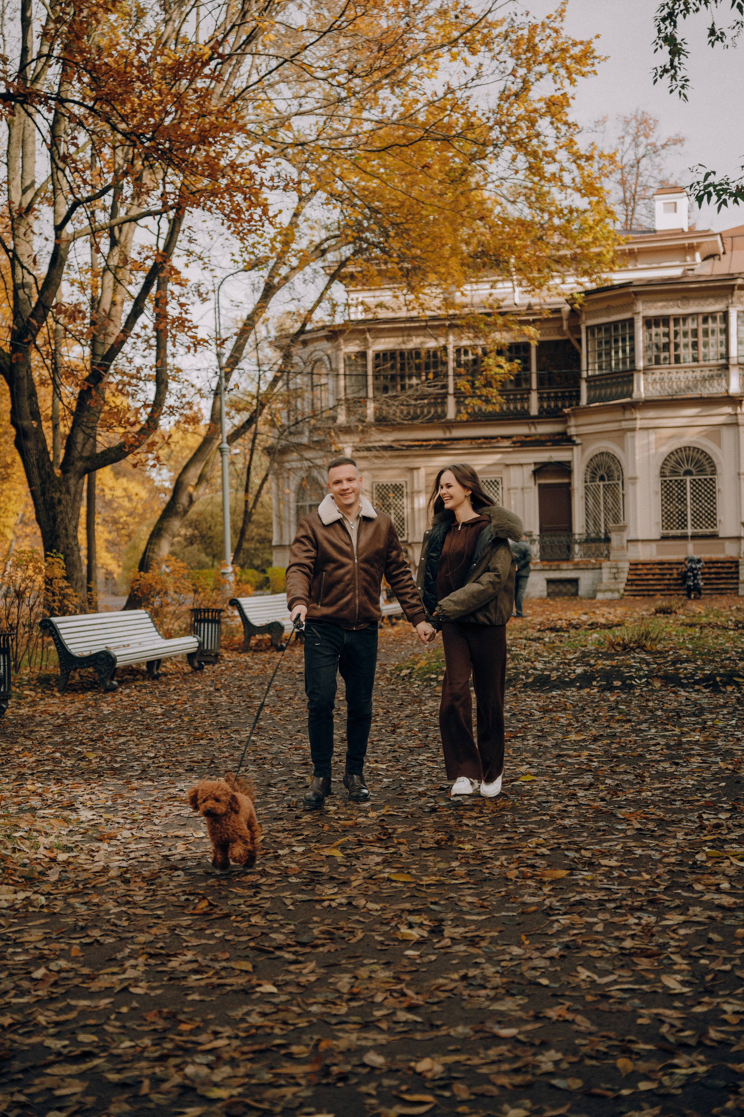 Фотосессия с собакой. Осенняя фотосессия в Санкт-Петербурге. Фотосессия лавстори в парке.