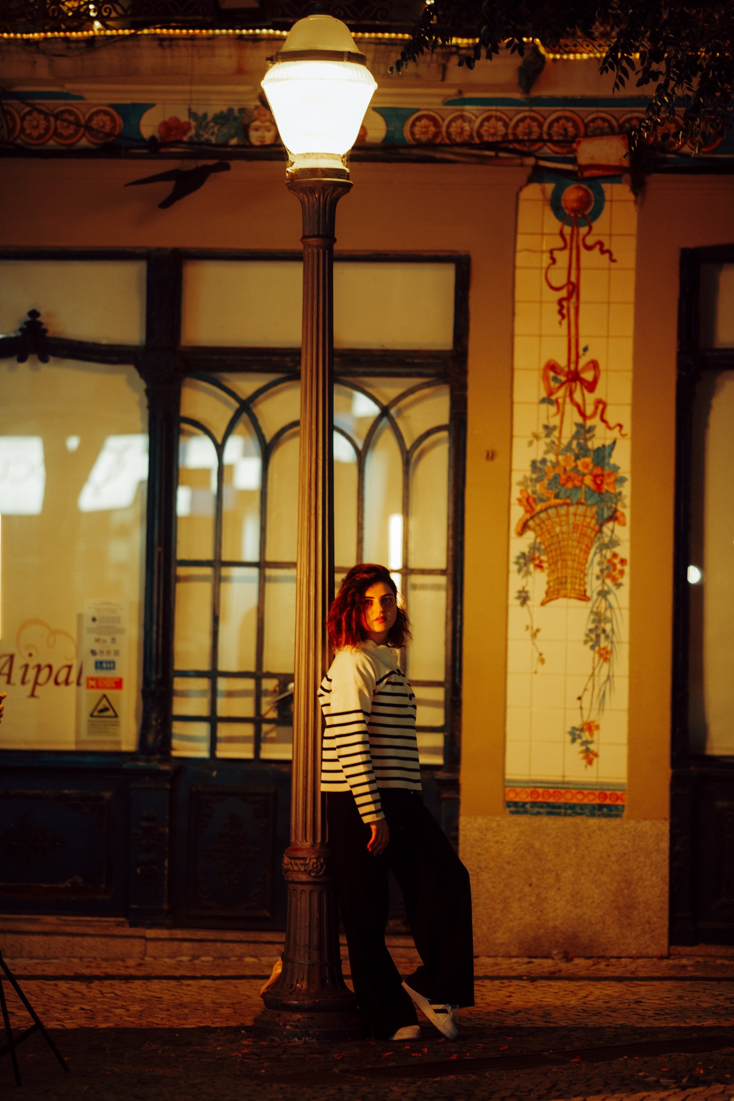 NIGHT CITY. Anastasiia Antoniuk portrait, family and couple photographer, Portugal