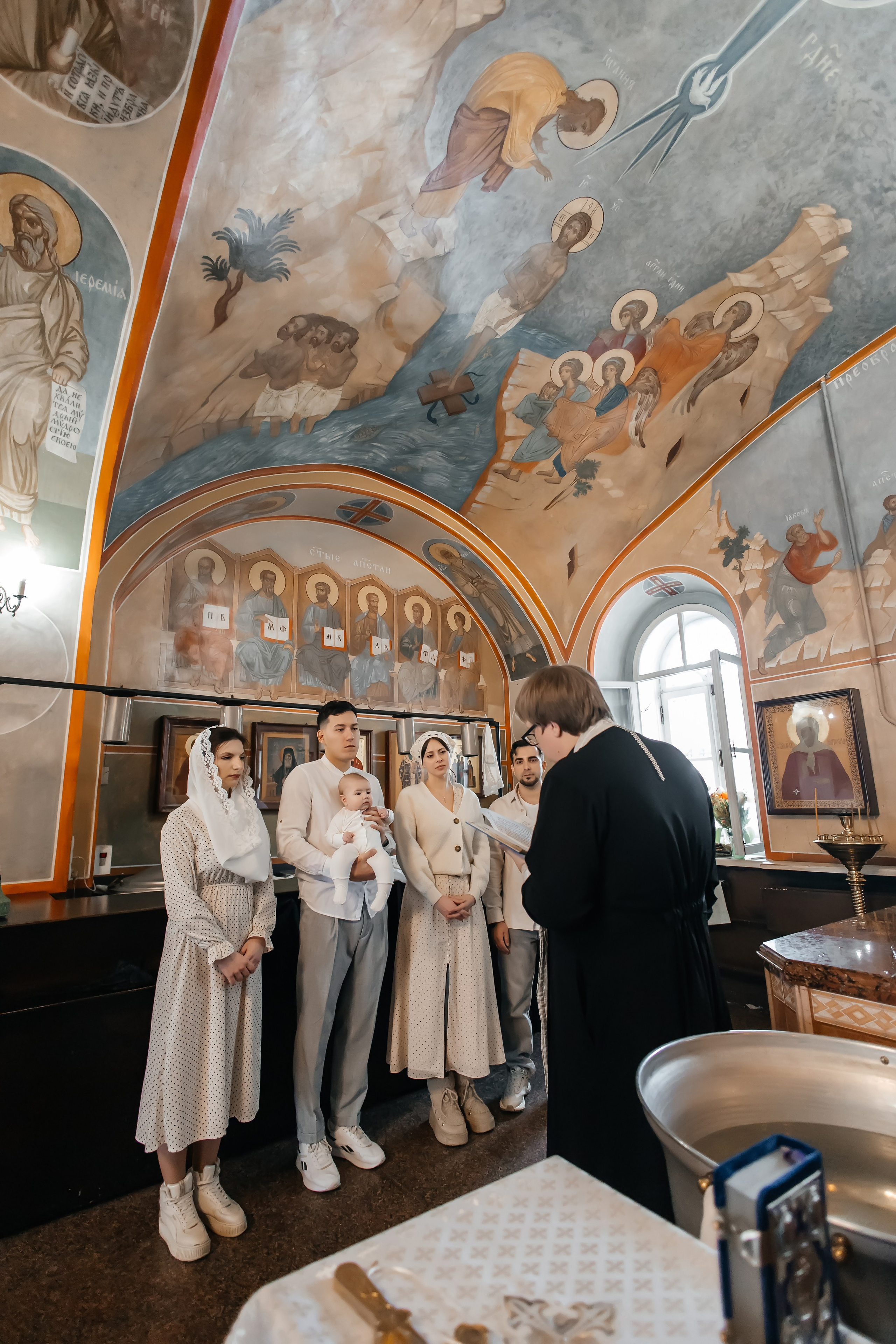 Крещение Алисы в Успенском Храме Красногорск. Фотограф на крещение и венчание Москва  Надежда Баланина