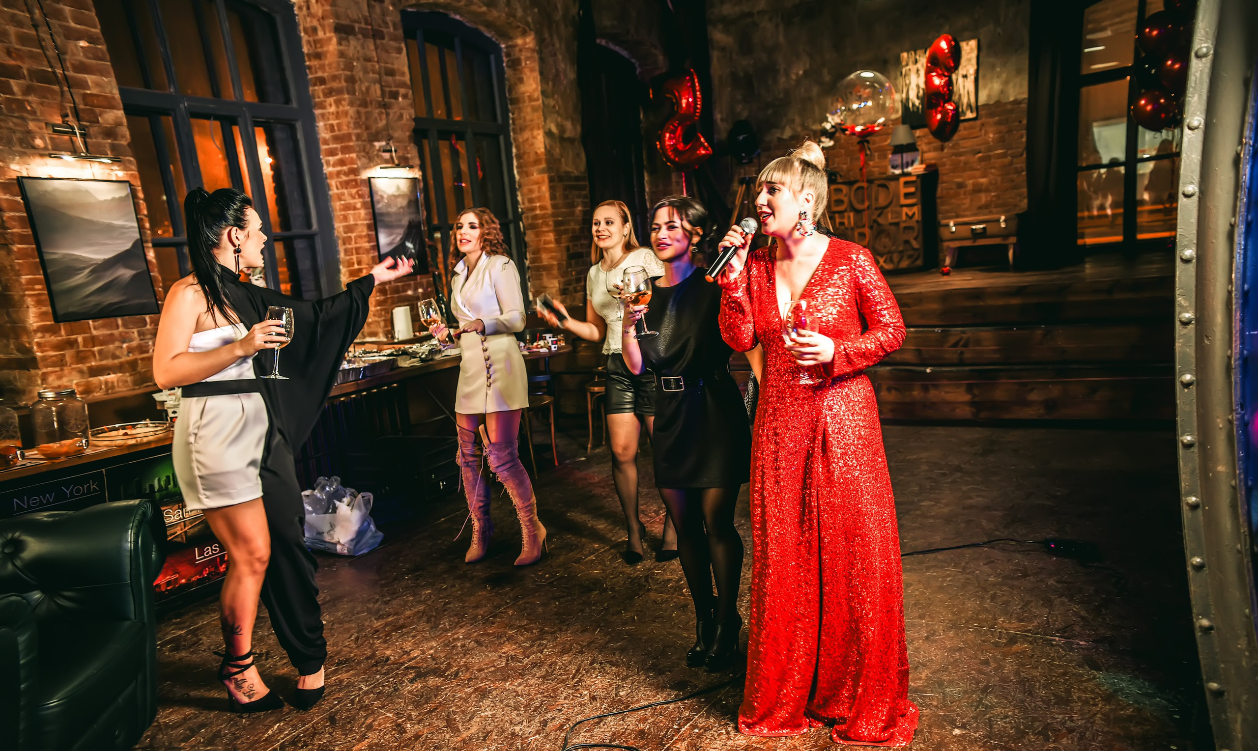 Тематическая вечеринка на юбилей 35 лет. Свадебный, семейный, детский, контент фотограф в Омске Максим Ильин