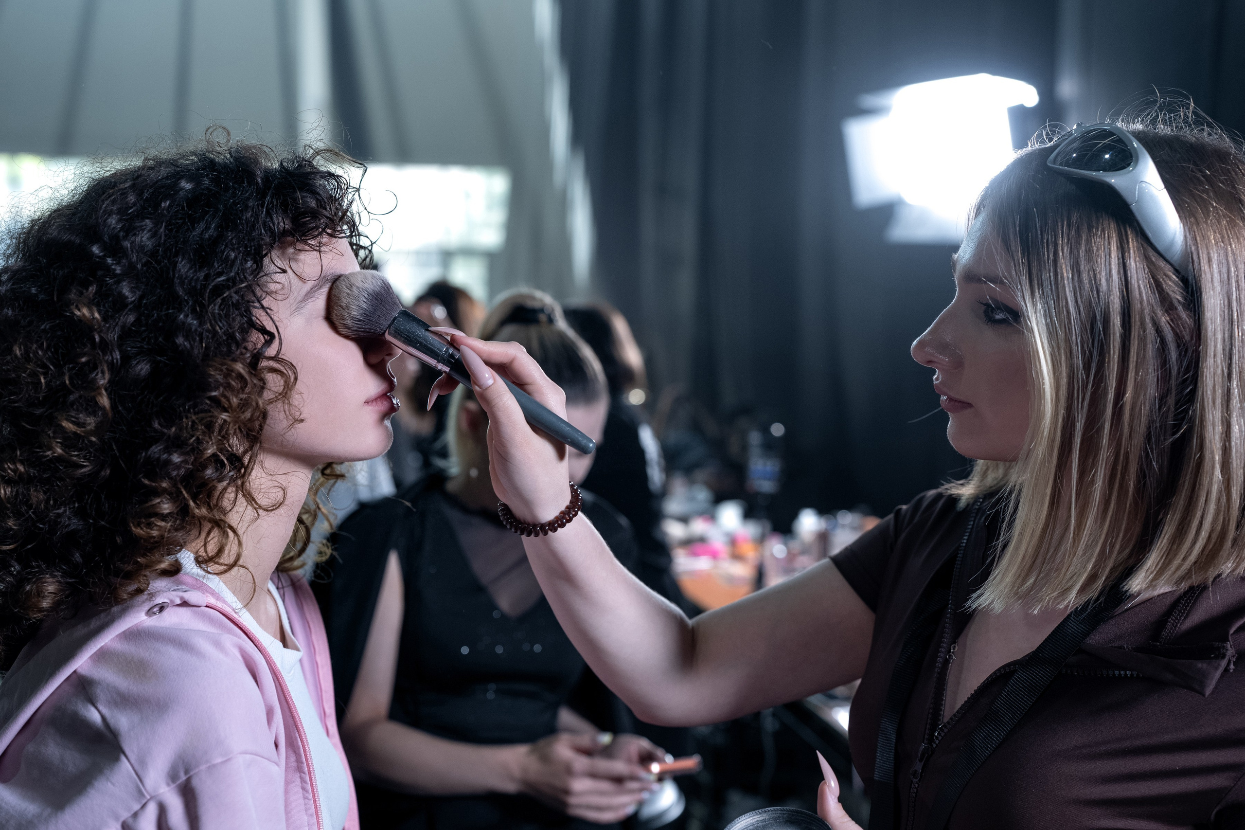 Visa Fashion Week Almaty Pre-Fall 2026 April Backstage Day 2. Сайт Алматинского НЮ АРТ, будуар и фэшн фотографа Дениса Карпенко
