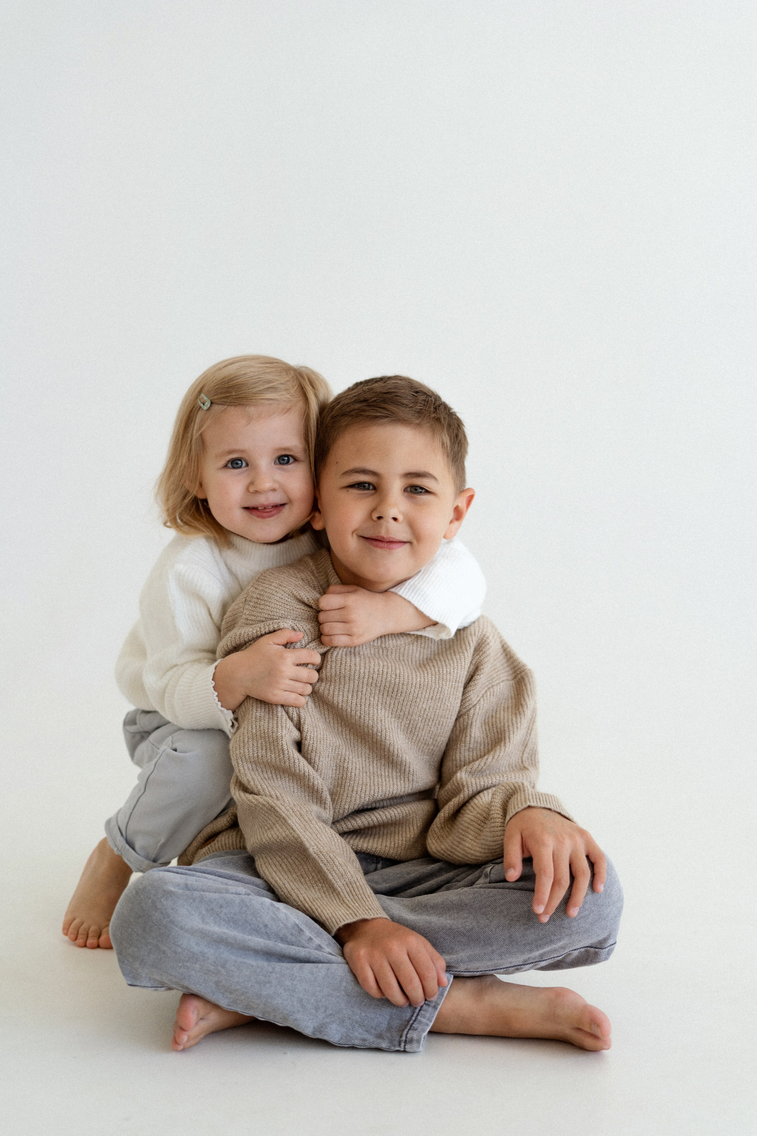 Оля, Артемий, Вера. Главная