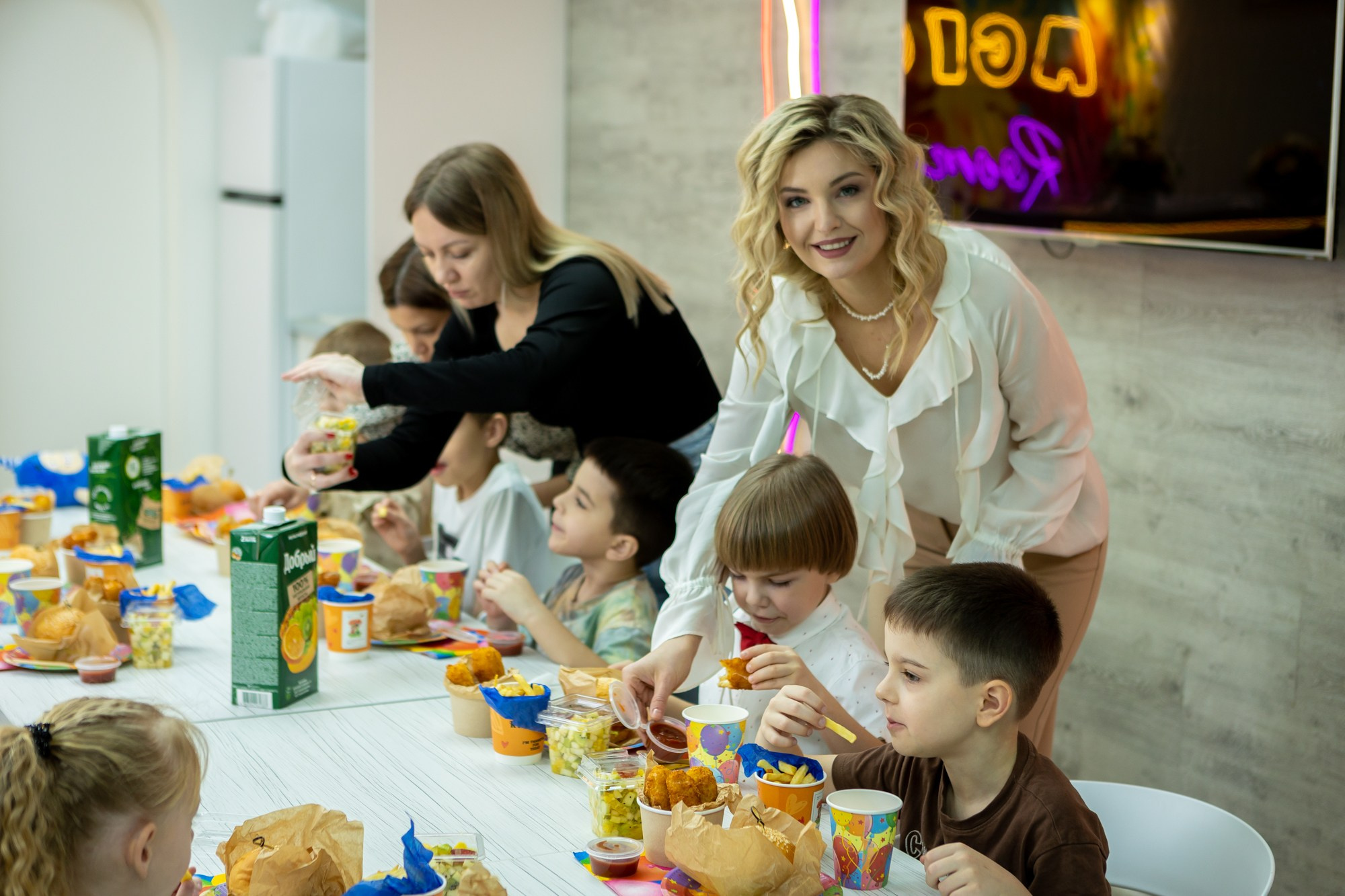 День рождения в Magic Room. Фотограф в Оренбурге. Профессиональный фотограф