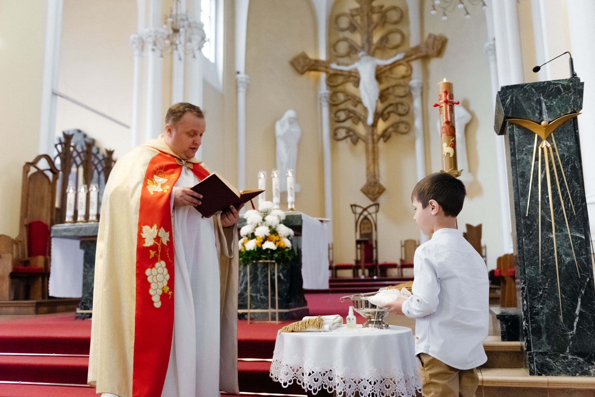 Wedding in the Catholic Cathedral. Свадебный и репортажный фотограф