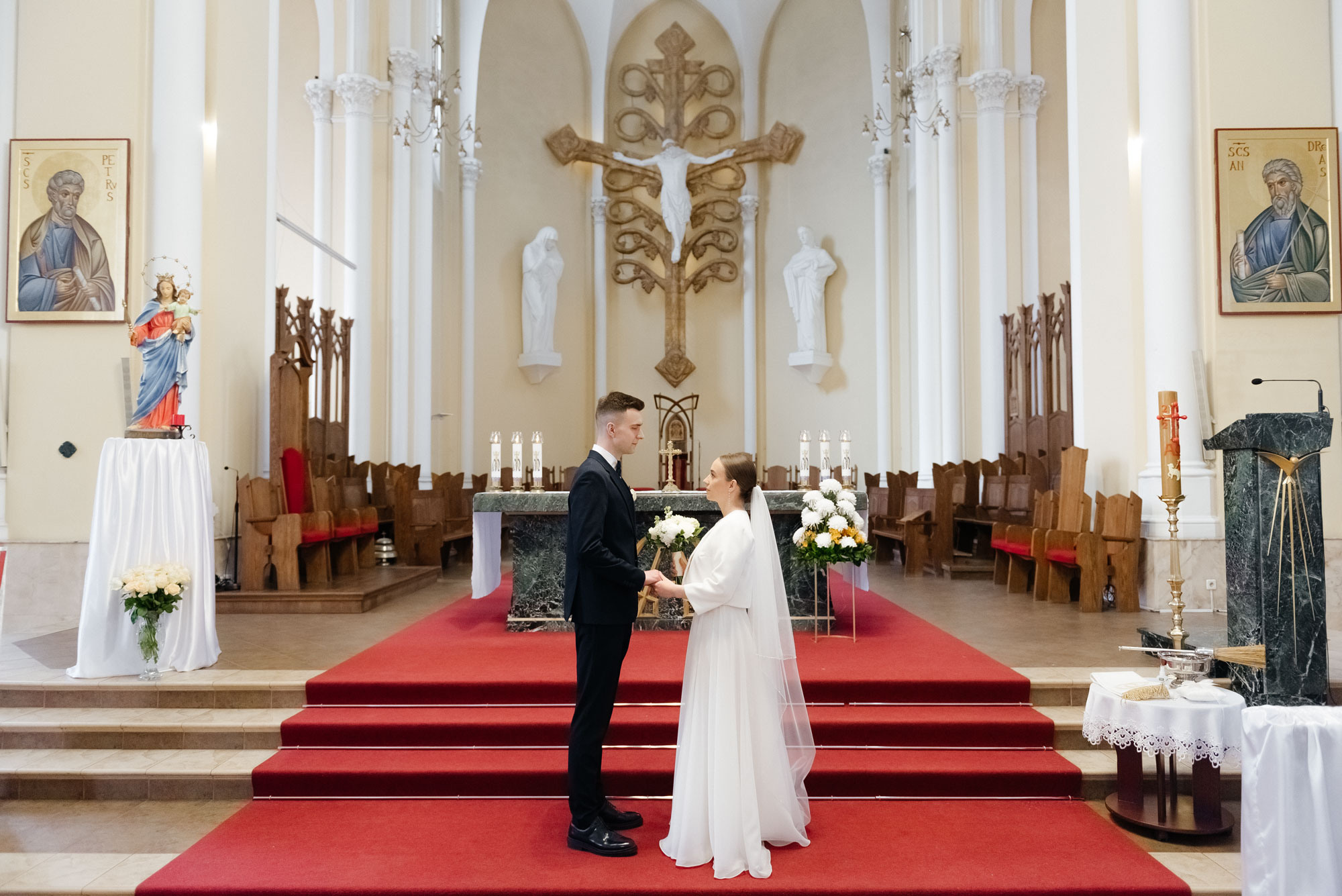 Wedding in the Catholic Cathedral. Свадебный и репортажный фотограф