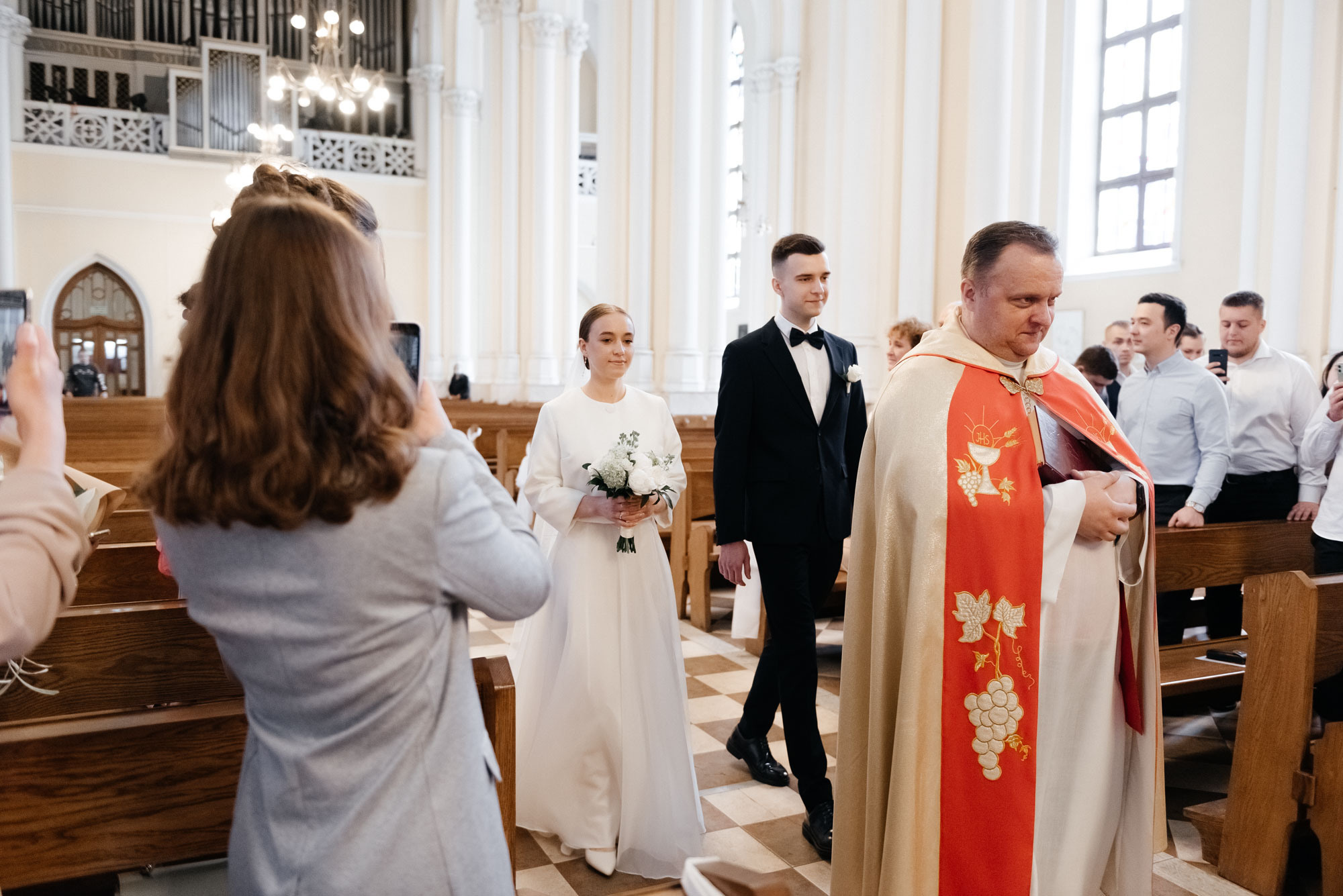 Wedding in the Catholic Cathedral. Свадебный и репортажный фотограф