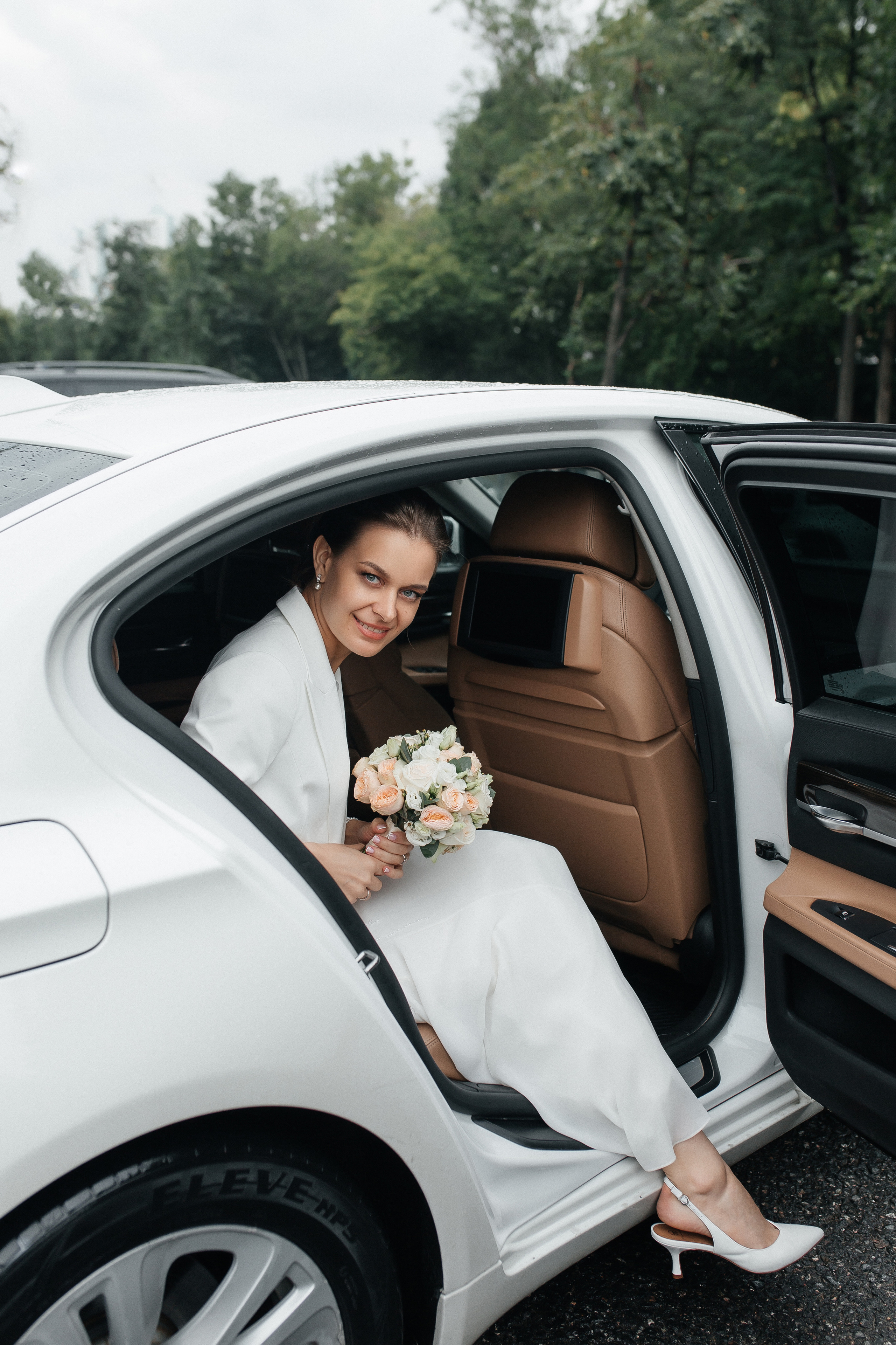 Свадебная фотосессия Movenpick. Фотосессия у МГУ. Фото Радости. Свадебный и семейный фотограф в Москве Юлия Самойлова