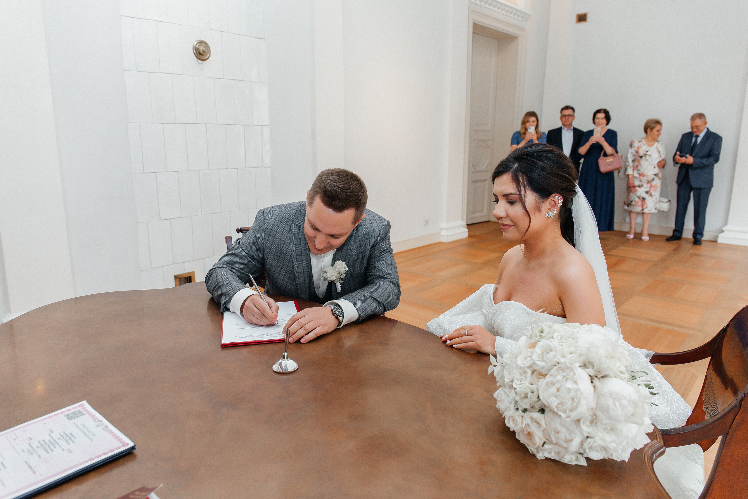 Свадебная фотосессия в отеле Lotte. Фото Радости. Свадебный и семейный фотограф в Москве Юлия Самойлова