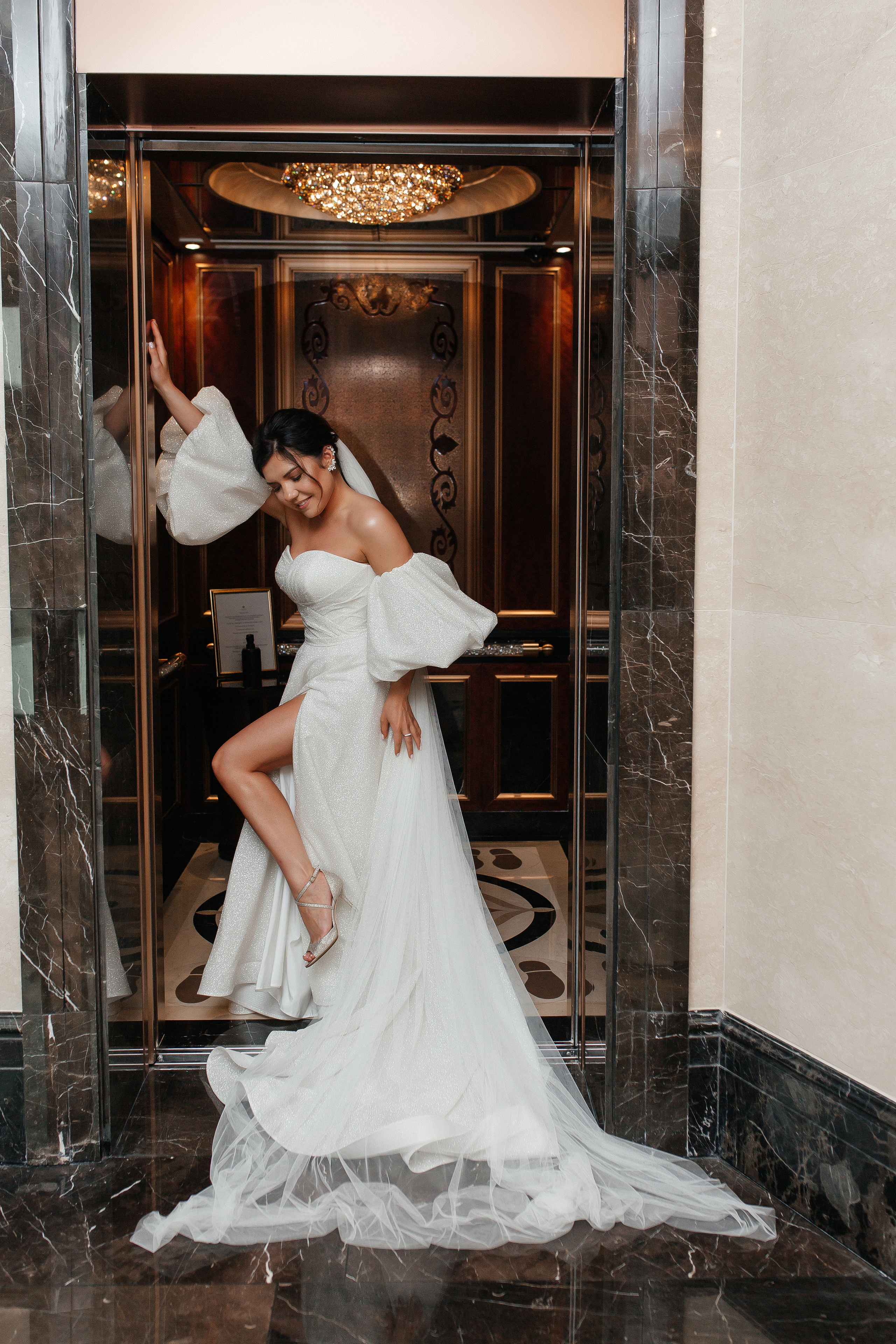 Свадебная фотосессия в отеле Lotte. Фото Радости. Свадебный и семейный фотограф в Москве Юлия Самойлова