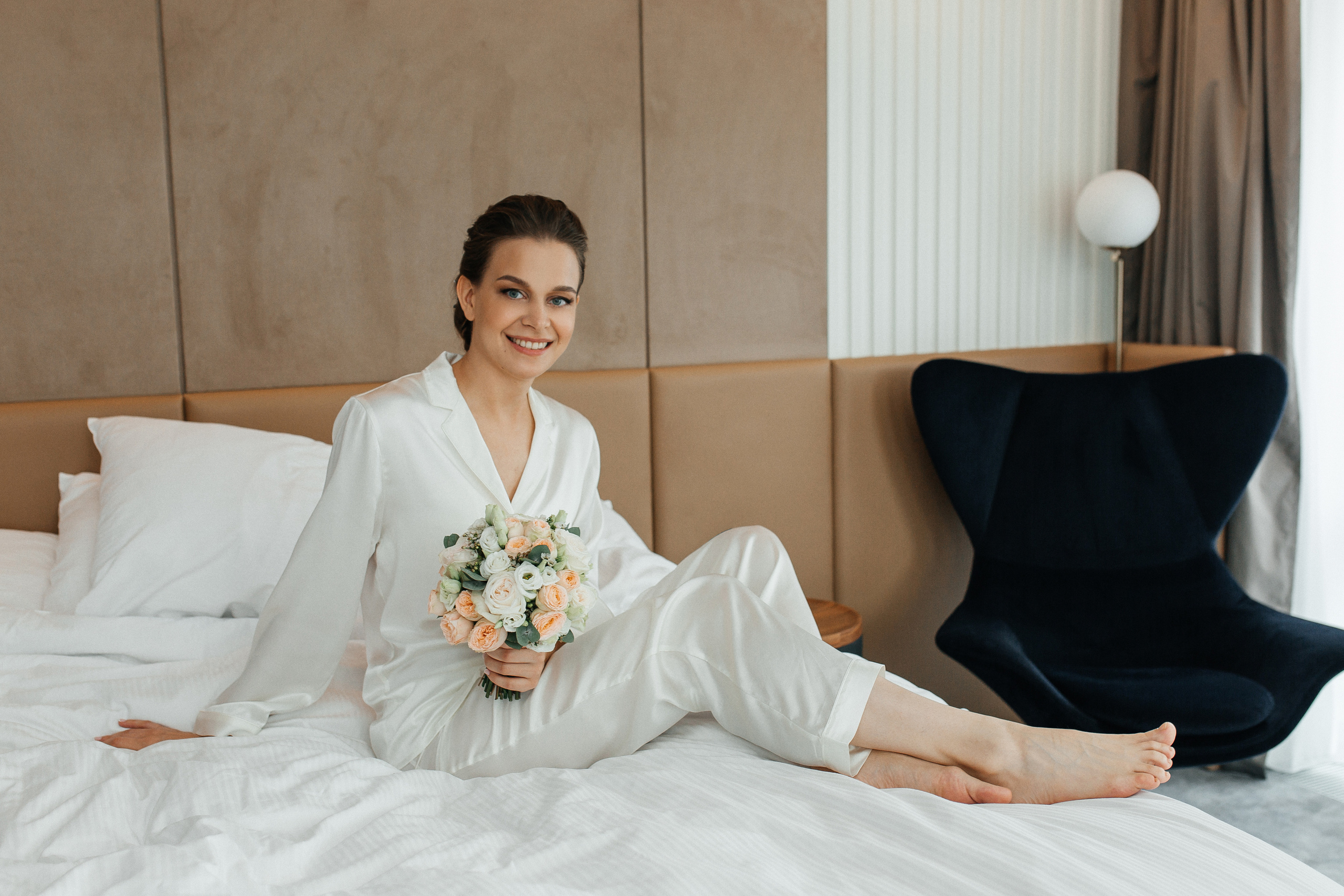 Свадебная фотосессия Movenpick. Фотосессия у МГУ. Фото Радости. Свадебный и семейный фотограф в Москве Юлия Самойлова