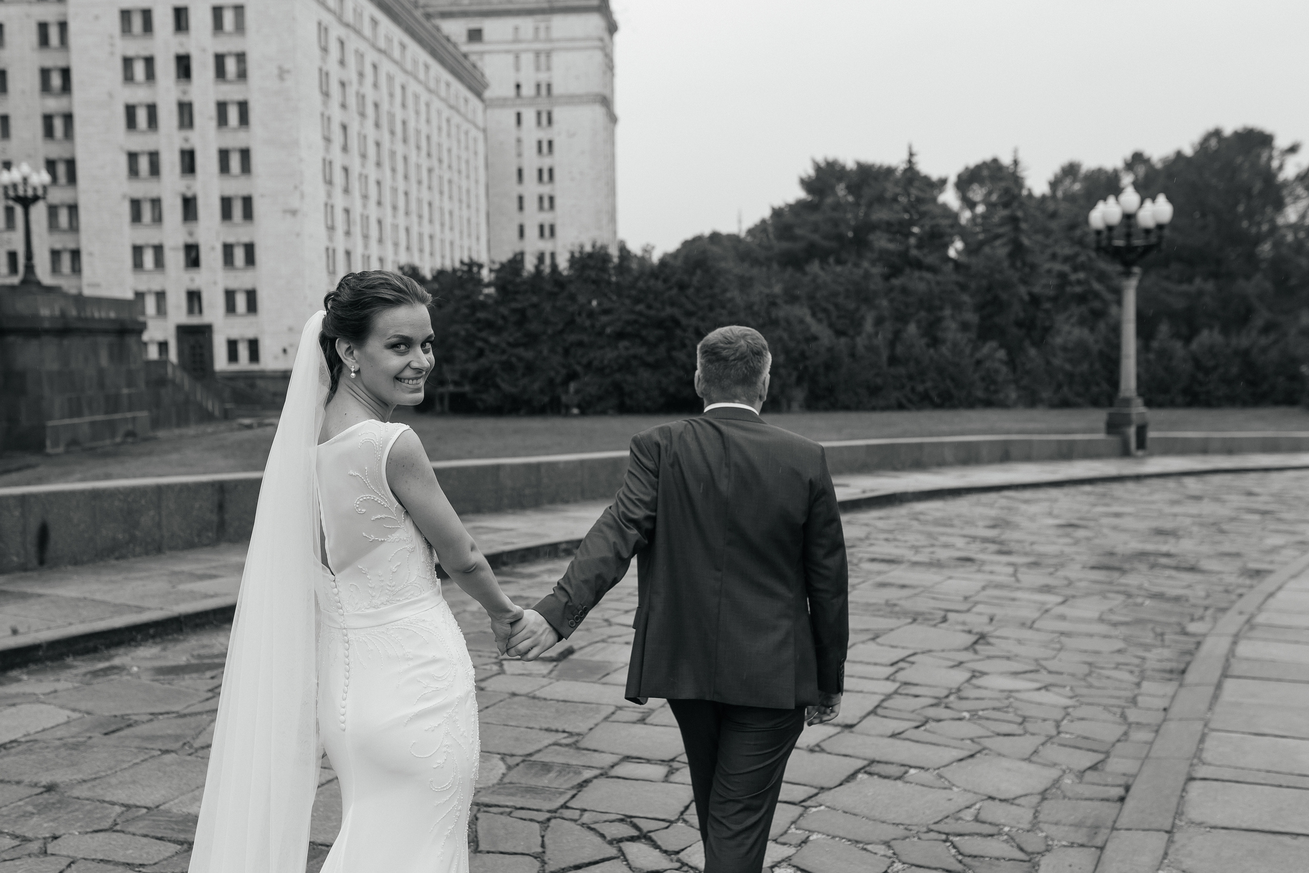 Свадебная фотосессия Movenpick. Фотосессия у МГУ. Фото Радости. Свадебный и семейный фотограф в Москве Юлия Самойлова