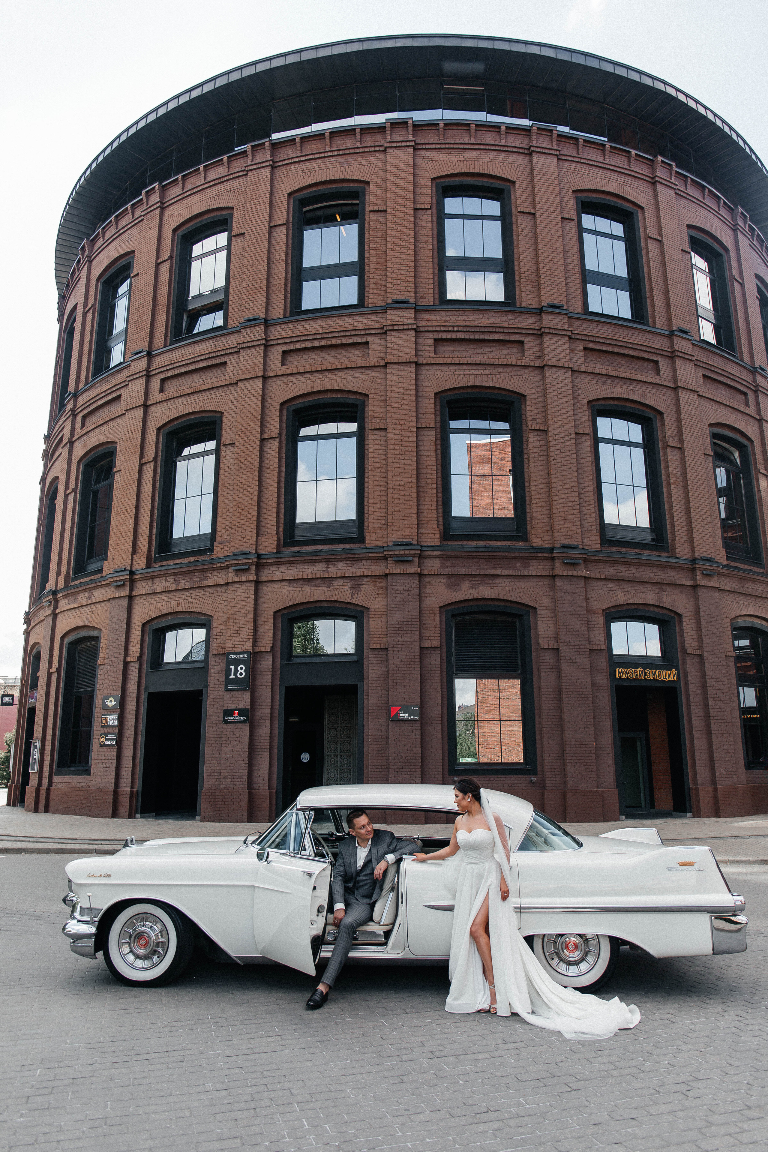 Свадебная фотосессия в отеле Lotte. Фото Радости. Свадебный и семейный фотограф в Москве Юлия Самойлова