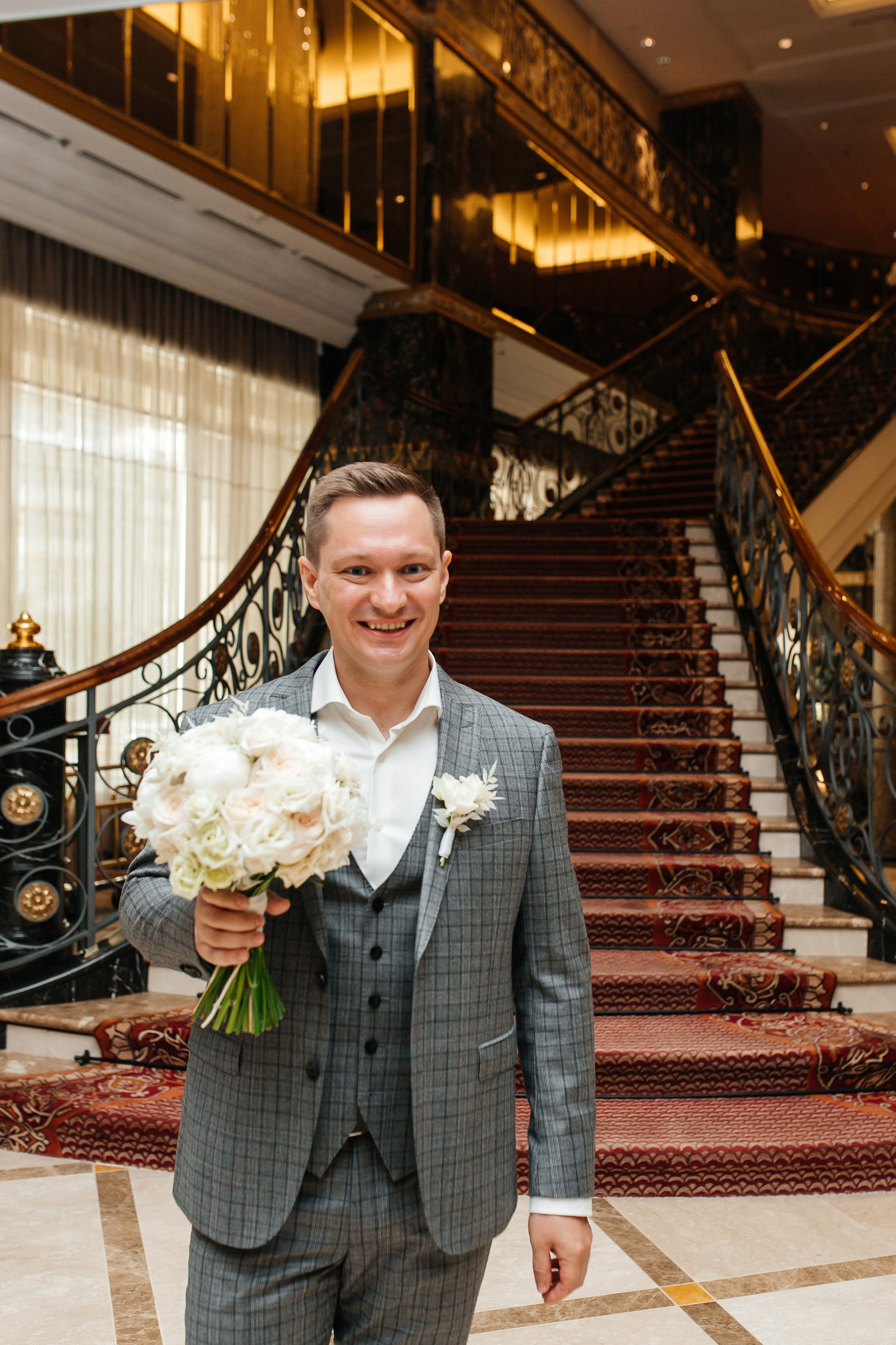 Свадебная фотосессия в отеле Lotte. Фото Радости. Свадебный и семейный фотограф в Москве Юлия Самойлова