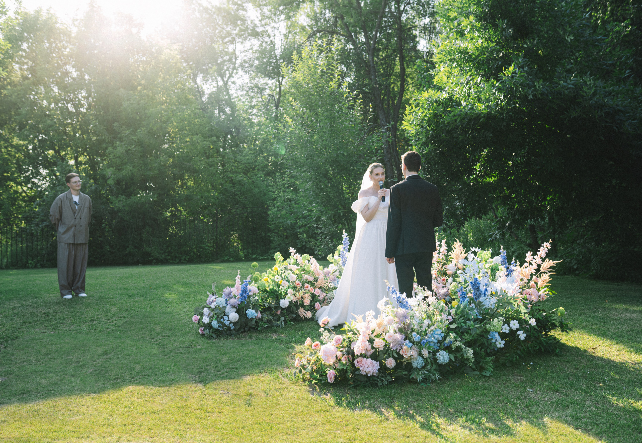 Evgenii & Natalia. Я — Алёна и я фотографирую красиво (е)