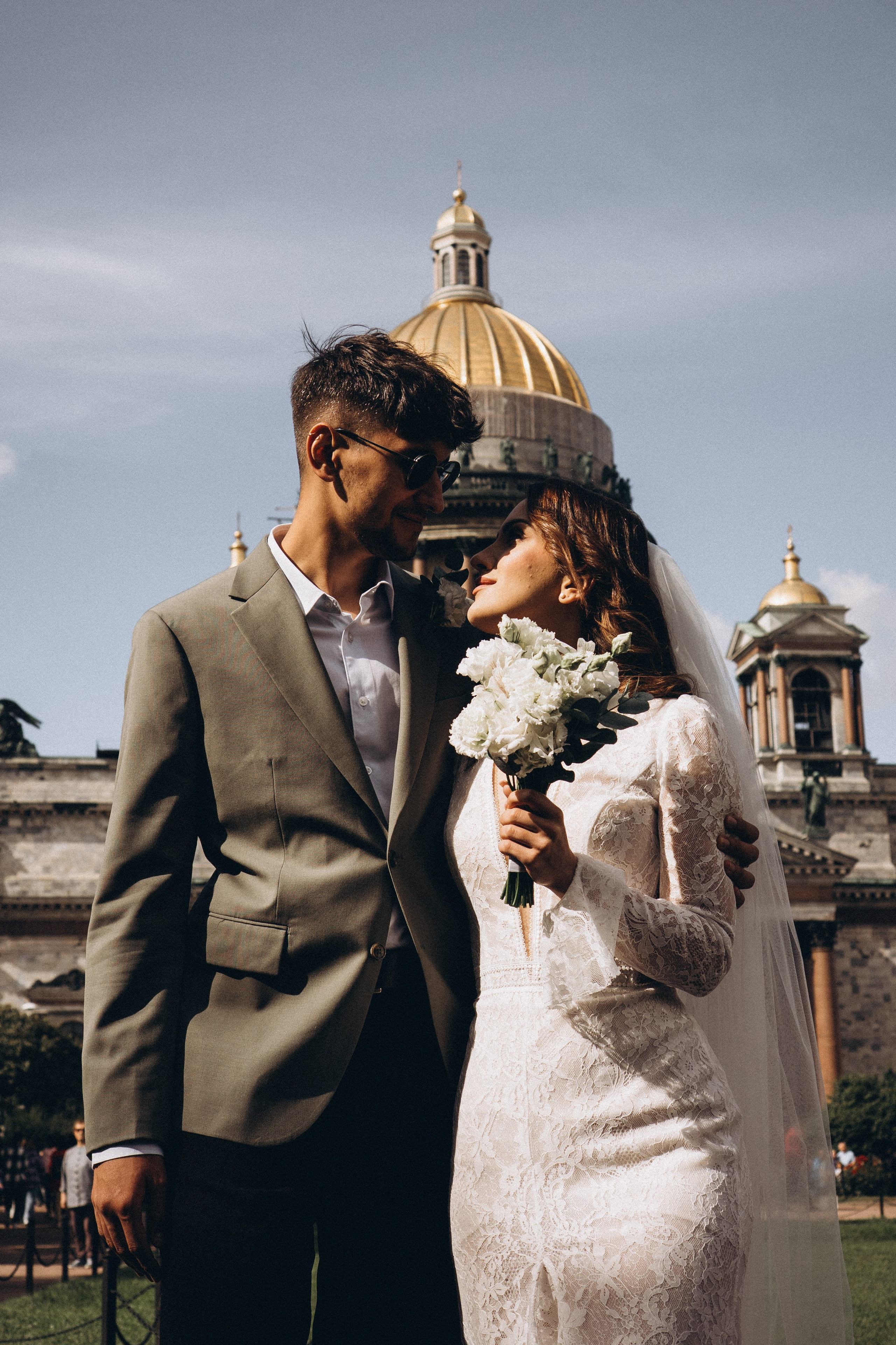 СВАДЕБНАЯ ПРОГУЛКА ВОЗЕ ИСАИКЕВСКОГО СОБОРА АСТОРИИ И ЗАКОНОДАЛЕТНОГО СОБРАНИЯ. Профессиональный фотограф, Санкт-Петербург — Виктория Богомолова