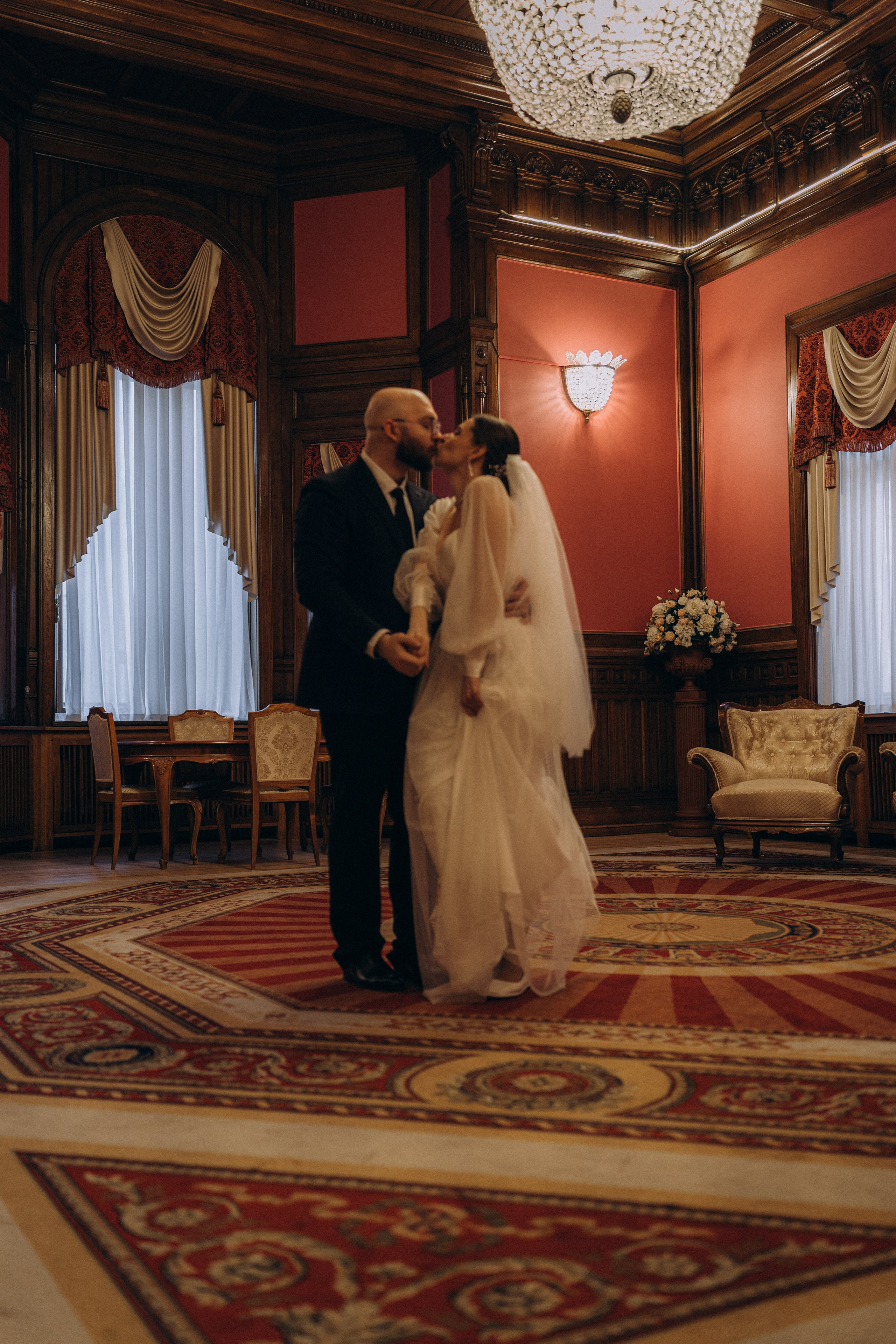 СВАДЕБНАЯ СЬЕМКА ВО ВТОРОМ ДВОРЦЕ (ДЕКАБРЬ) ТАКЖЕ СЬЕМКА В СТУДИИ НА ЧЕРНЫШЕВСКОЙ. Профессиональный фотограф, Санкт-Петербург — Виктория Богомолова