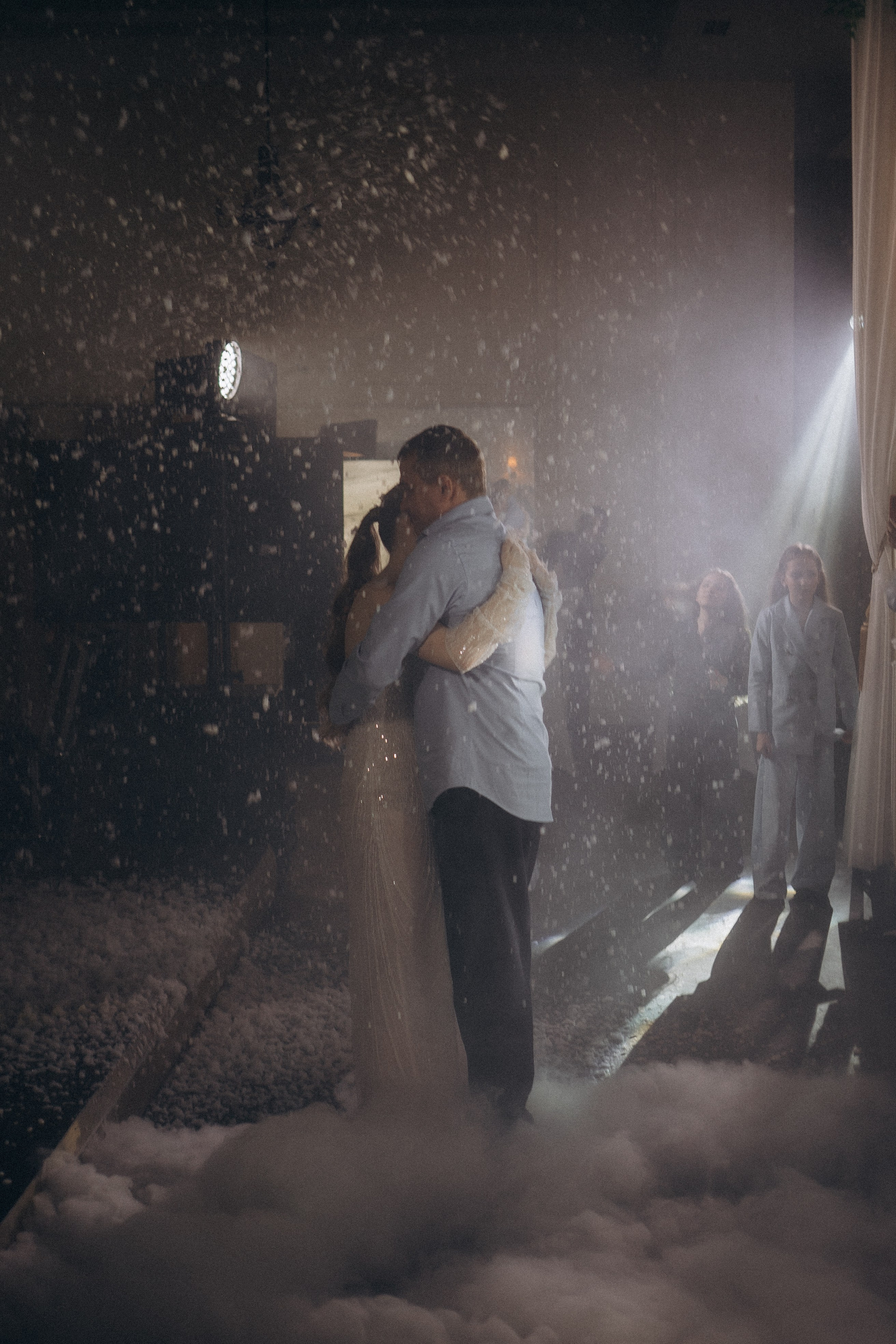 ТАНЕЦ С ПАПОЙ СВАДЕБНМ БАНКЕТЕ (СНЯТО В СИБИРЕ В НИЖНЕВАРТОВСКЕ). Профессиональный фотограф, Санкт-Петербург — Виктория Богомолова