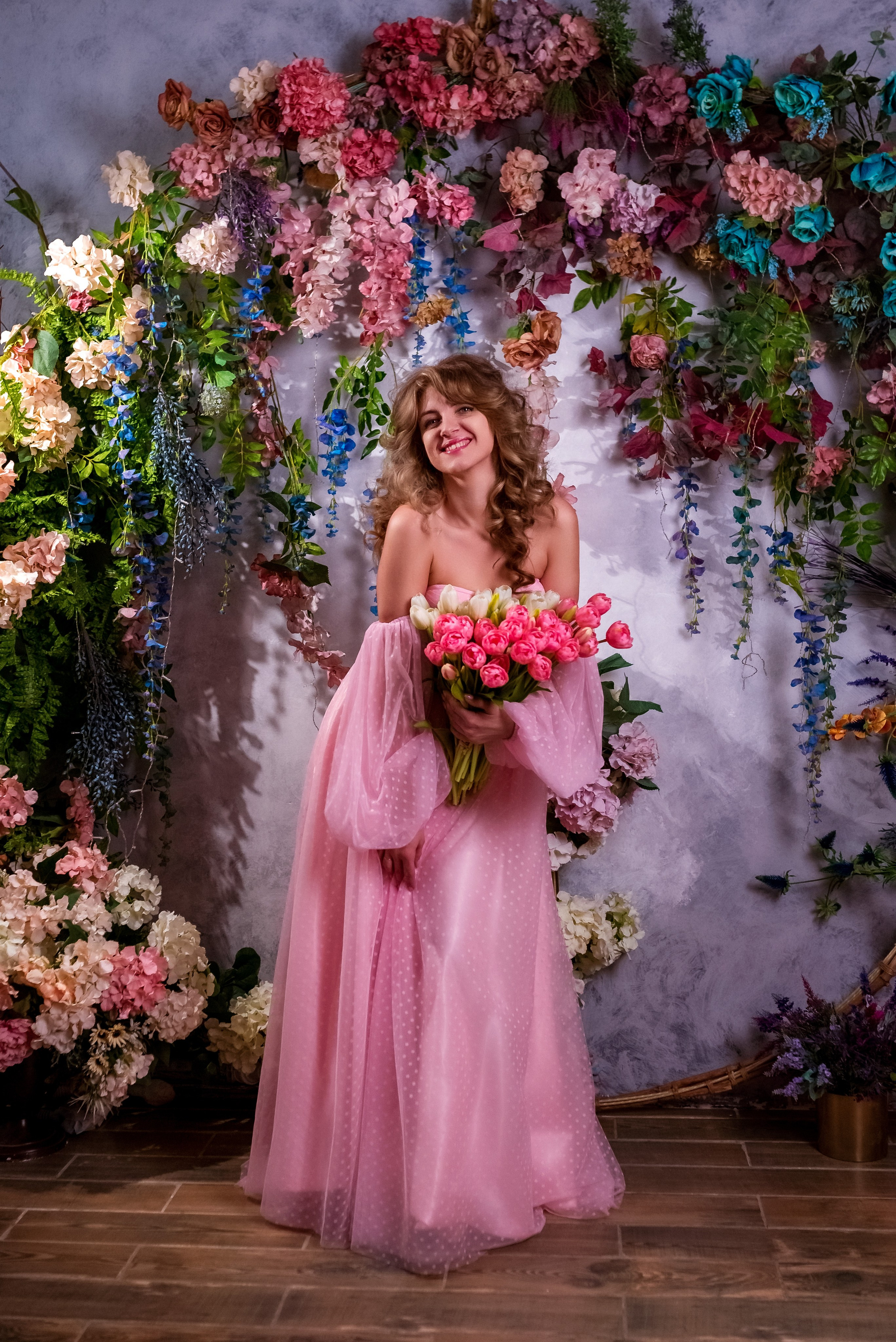 Цветочная фотозона. Женский фотограф Крещение Венчание Москва Брянск