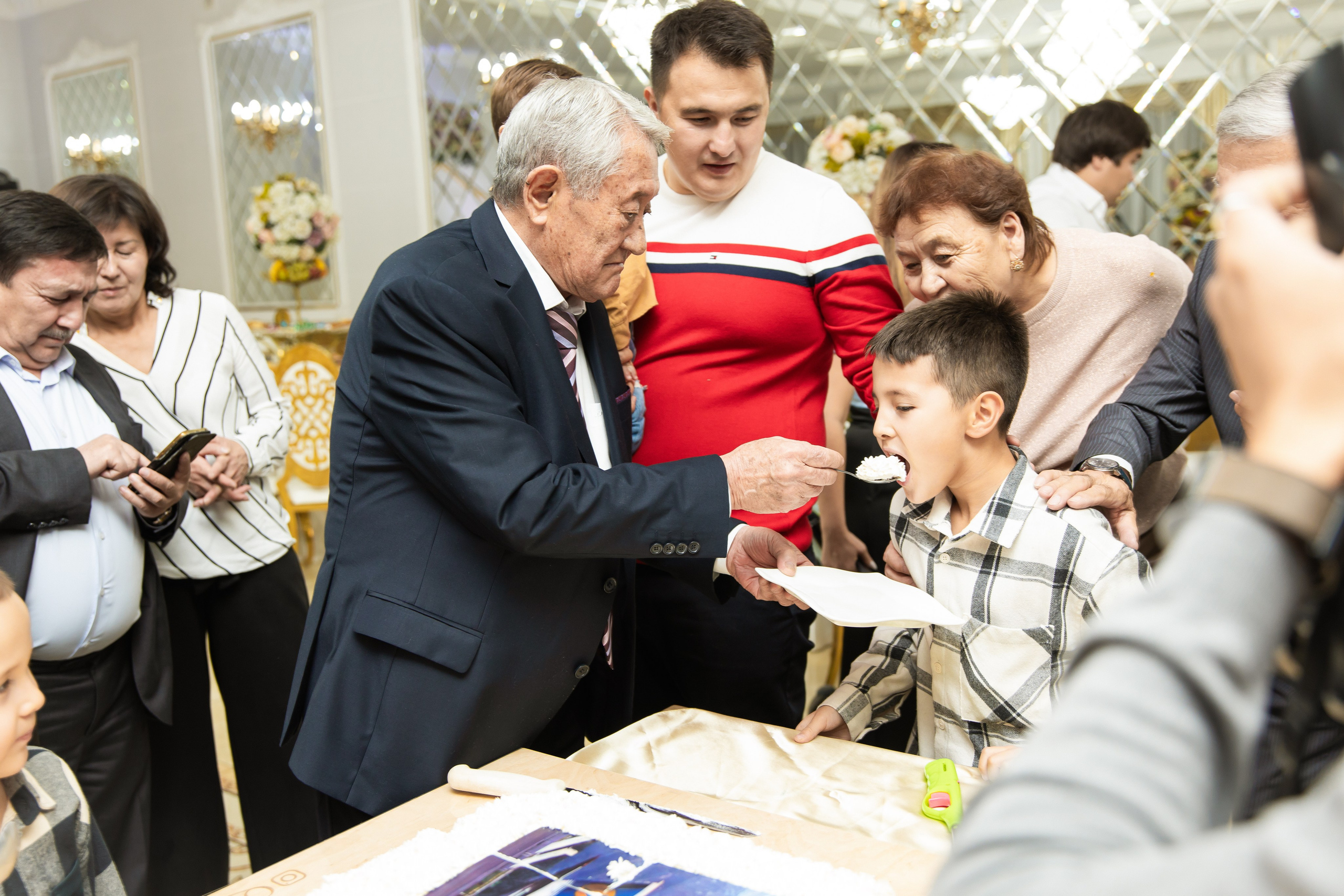 Юбилей. Свадебный и студийный фотограф в Алматы Ильяс Кырбаев