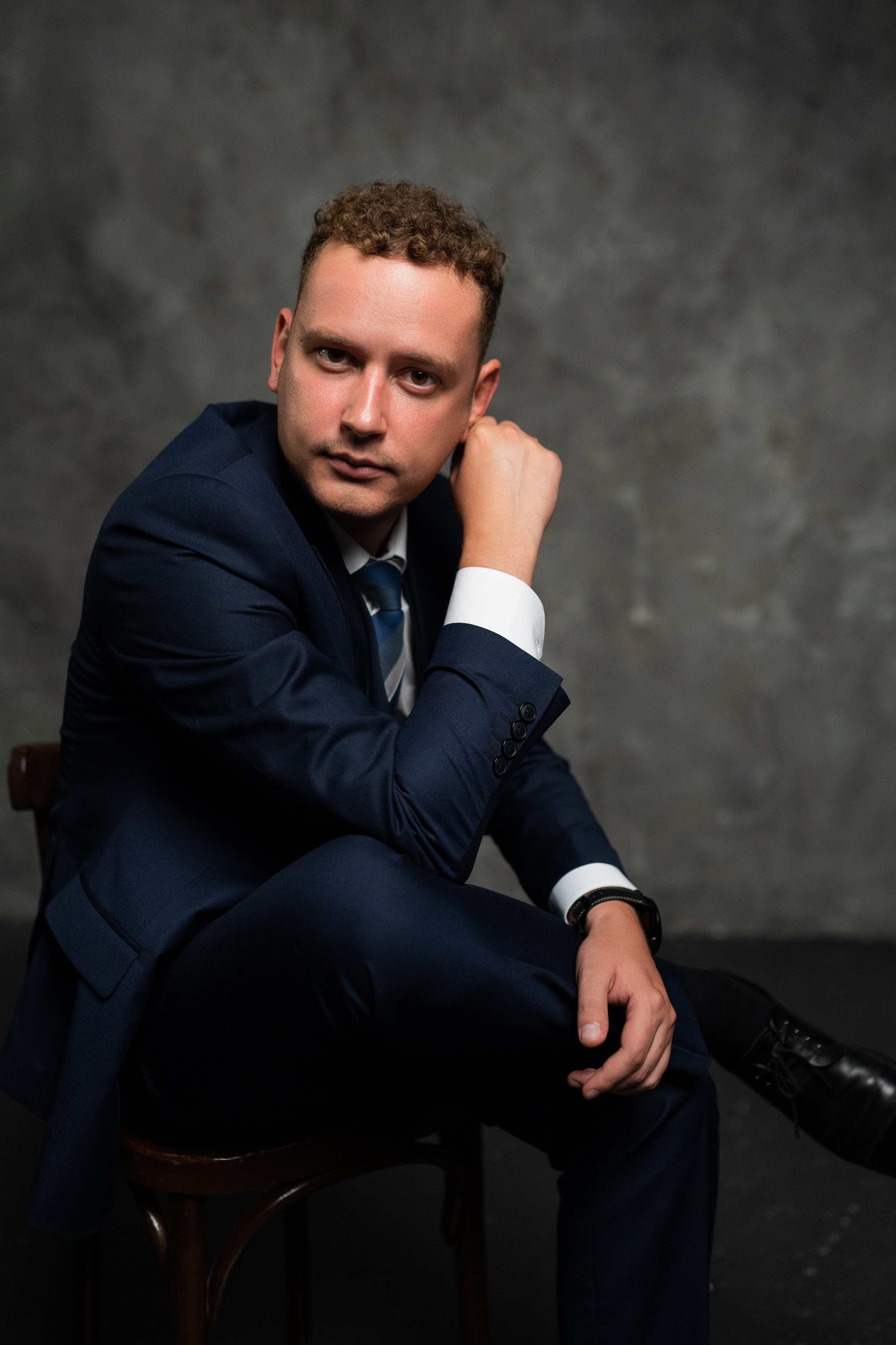 Дмитрий. Деловая мужская фотосессия в фотостудии. Фотограф в Самаре Иван Булатов