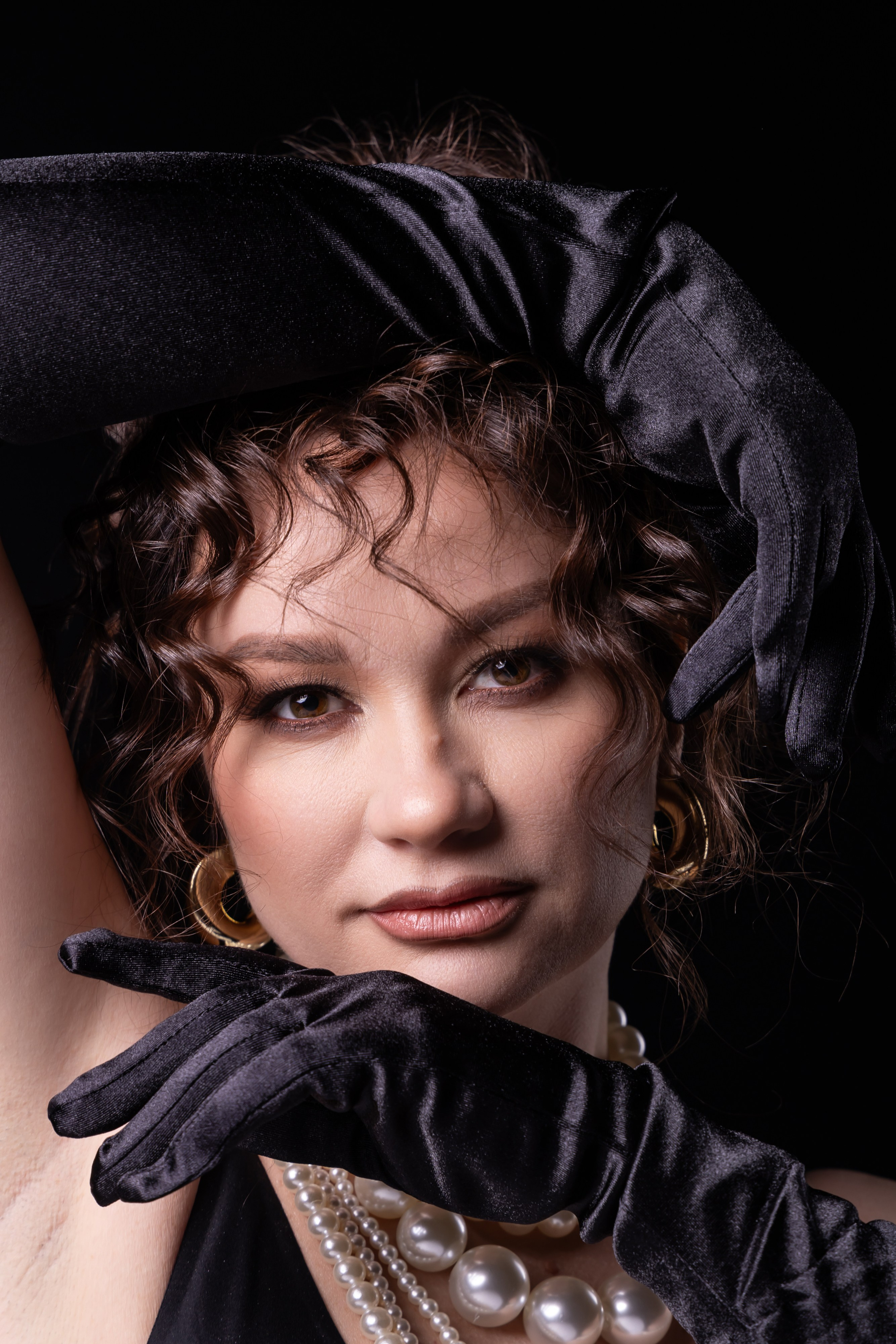 Ольга в фотостудии. Фотограф свадебный, репортажный, индивидуальный, фото для маркетплейсов, брендов, автосалонов