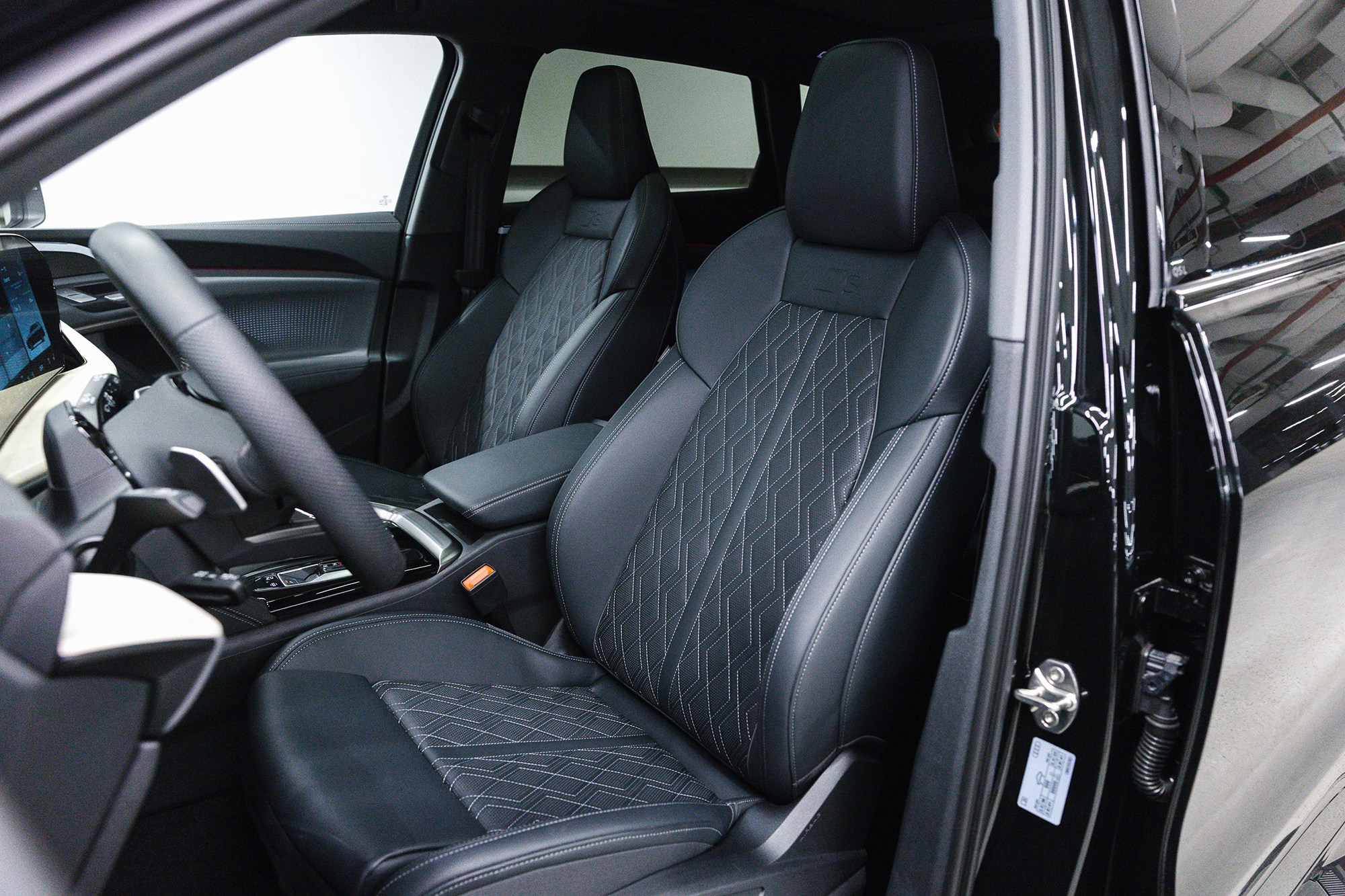 Audi Q5  40 TFSI 2.0 S tronic (204 л. с.). Автосалон «Х-Авто»