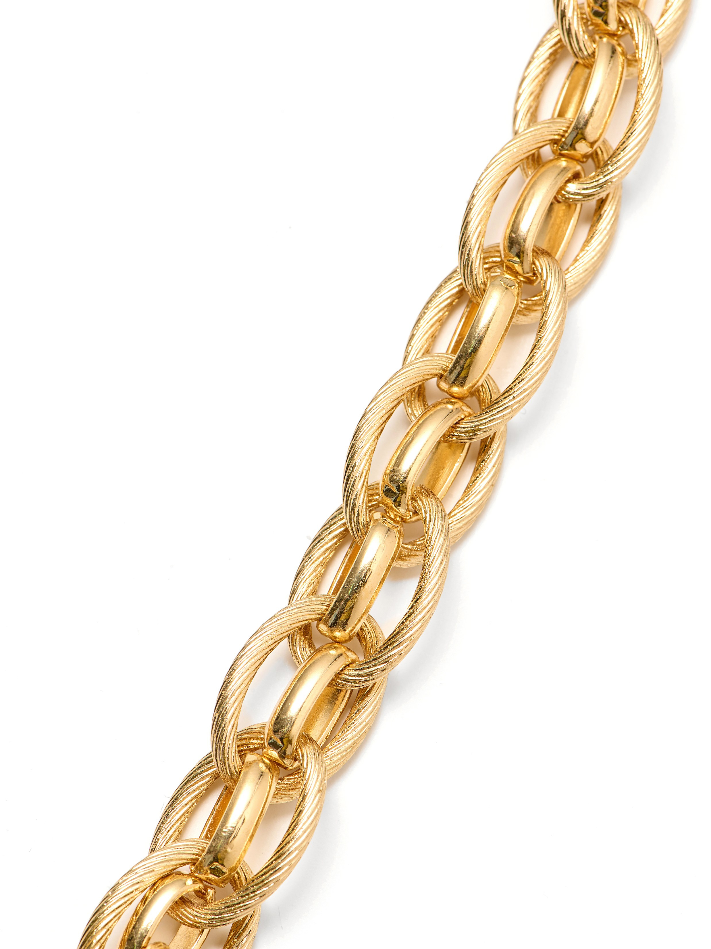 Съемка каталога для бижутерии. Контент фотограф для бизнеса и маркет-плейсов