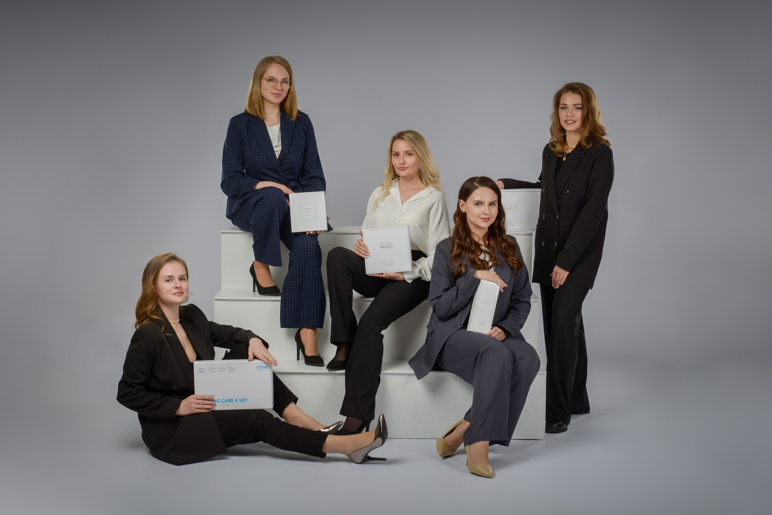 коллектив ATOMY