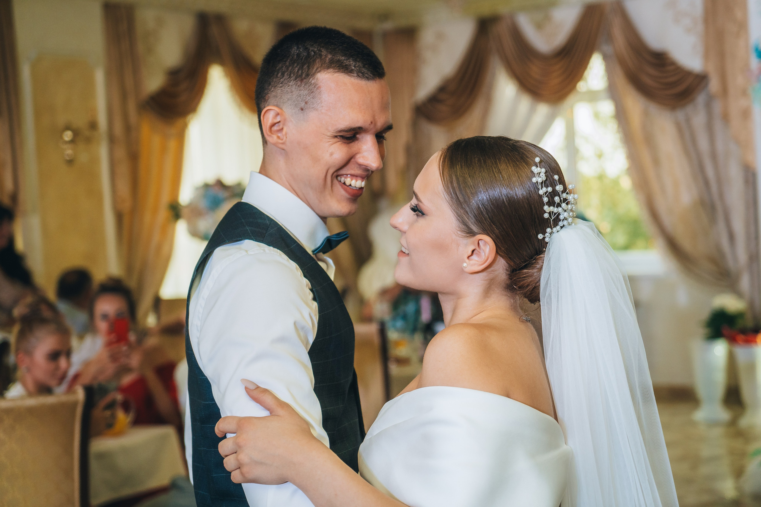 Свадьбы, дни рождения и банкеты. Фотограф и видеограф в Новотитаровской и Краснодаре — Олег Ананко