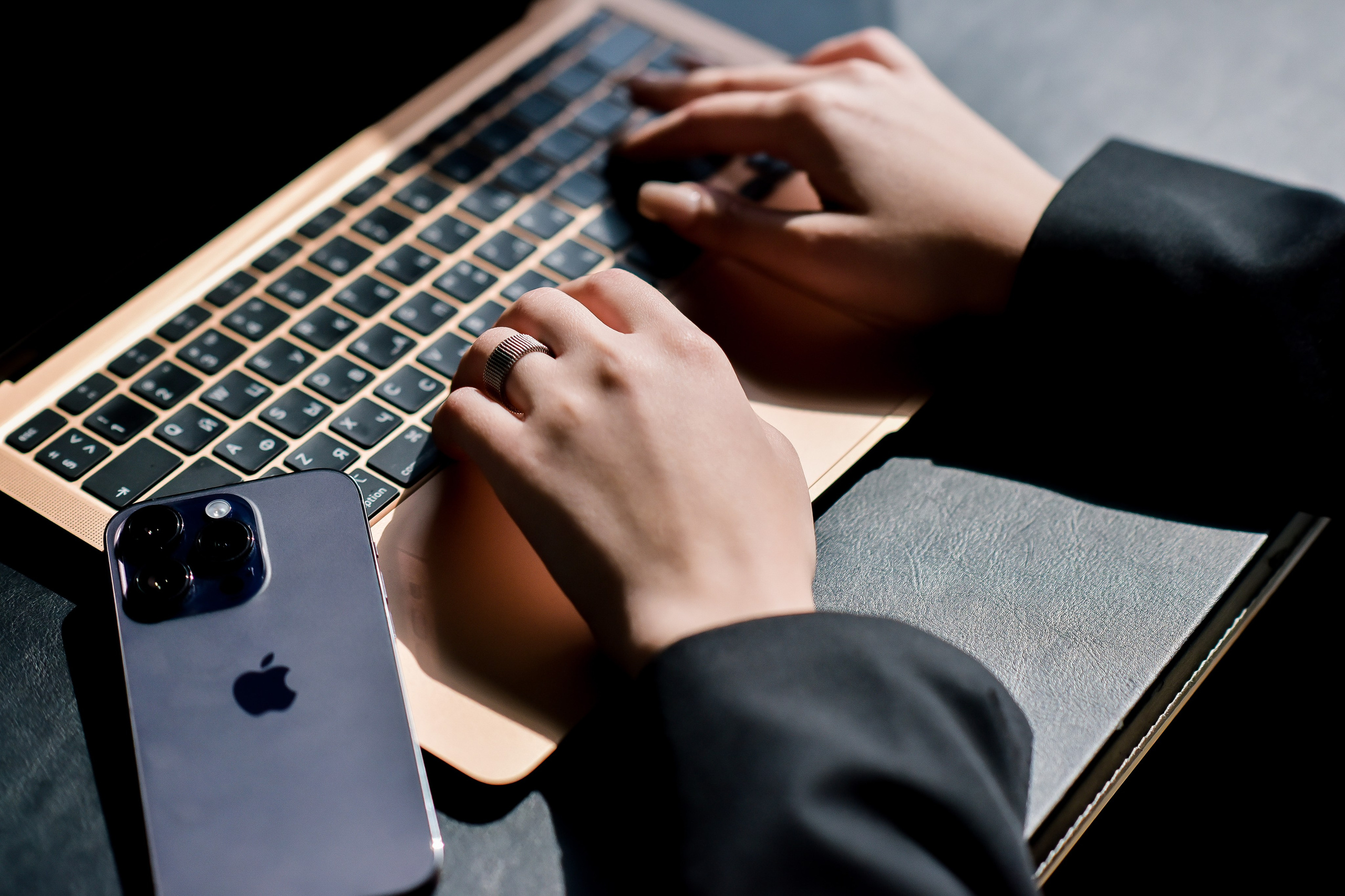 ДЕЛОВАЯ В СИТИ ОФИС. Фотограф для бизнесконтента, репортажей и семейного альбома в Москве