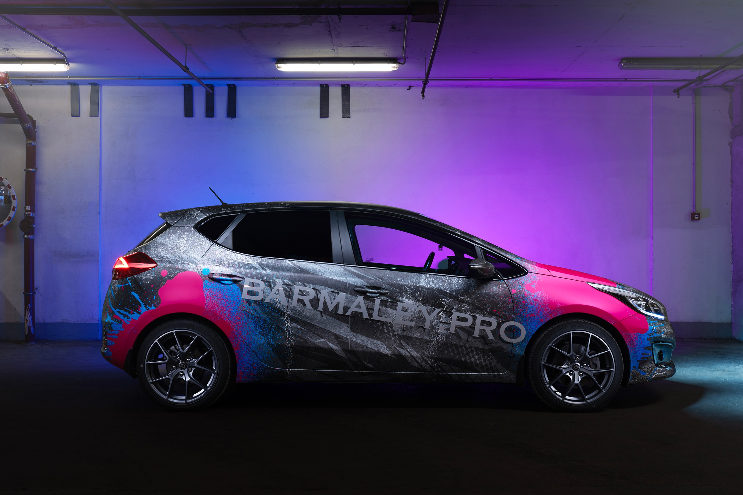 Винилография на Kia Ceed II. Студия дизайна и оклейки авто Barmaley Design