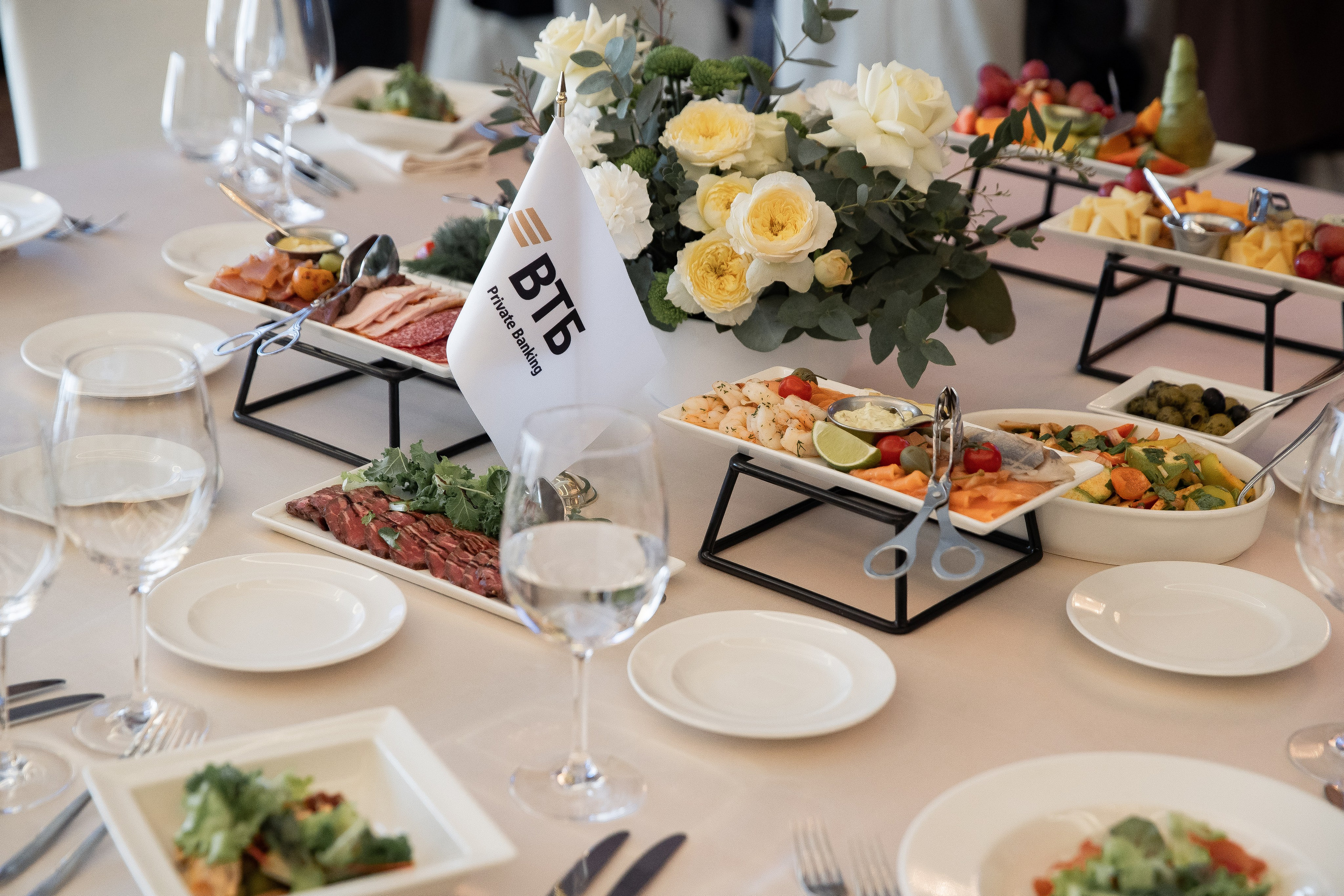 Бизнес обед. Недвижимость в Дубае. Свадебный Фотограф Илья Чепайкин. Калининград