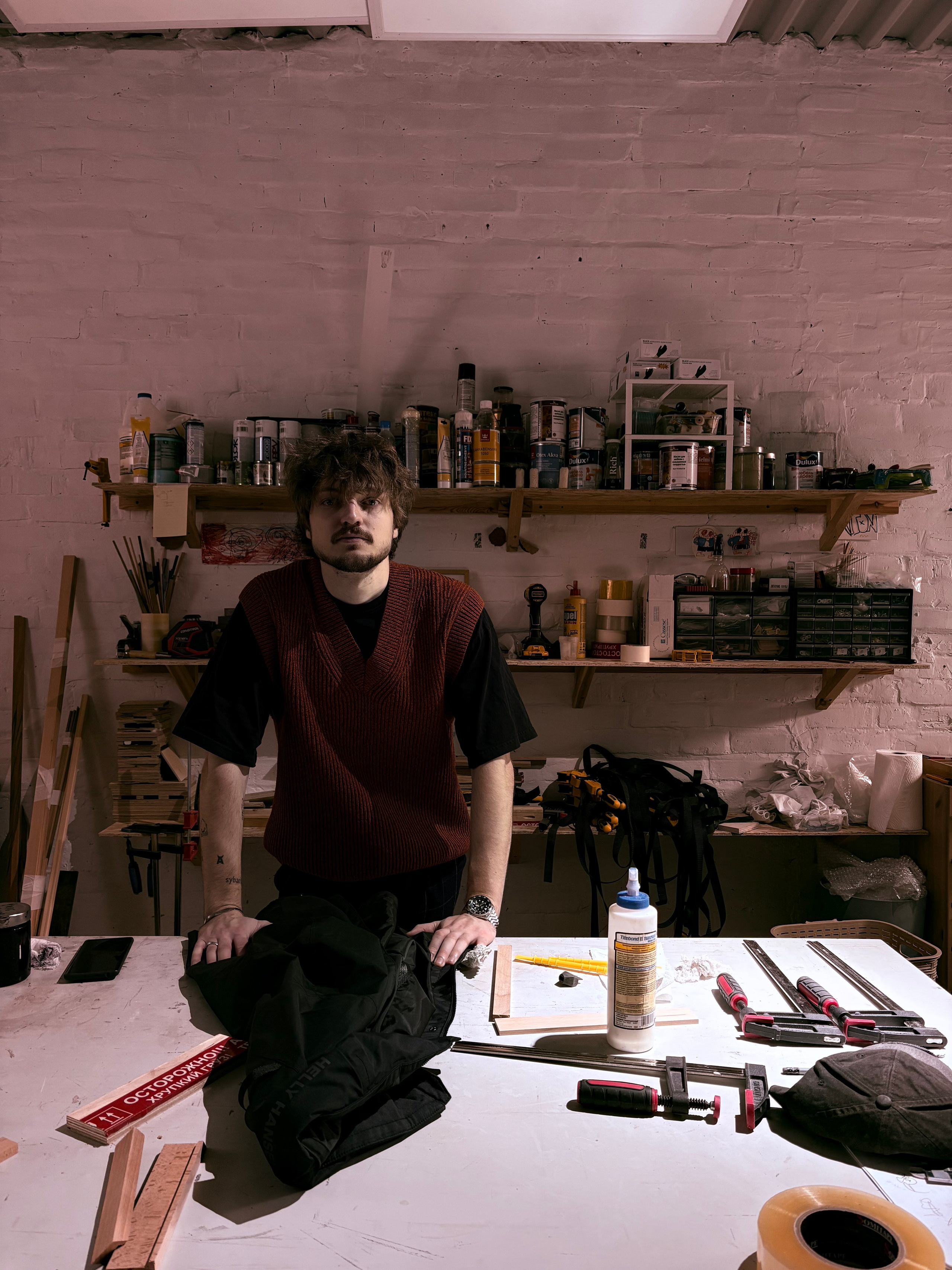 About (Unabout). Art bureau Absurd