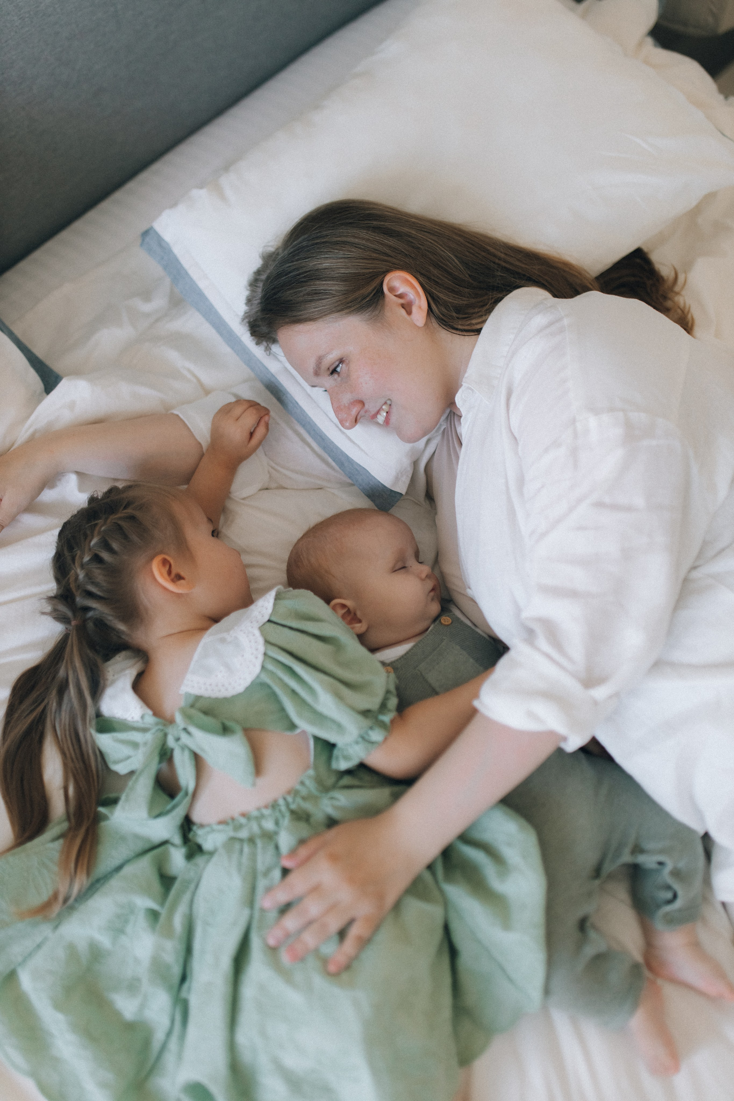 Семейная домашняя фотосессия с детьми. Семейный фотограф Екатеринбург Черепанова Олеся