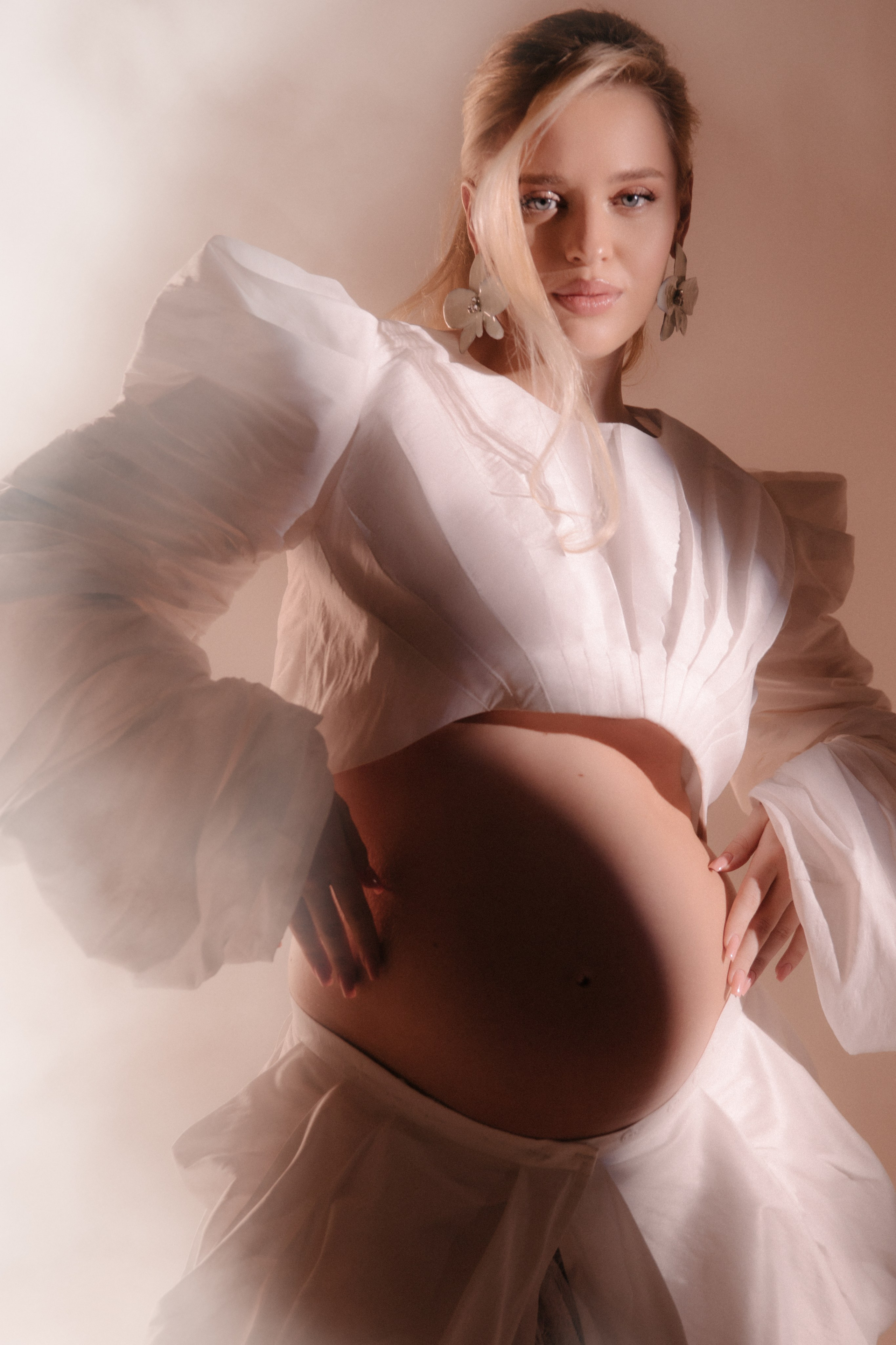 Нежный закат в облаках. Нежная беременность. Фотограф в Москве Ольга Сатони