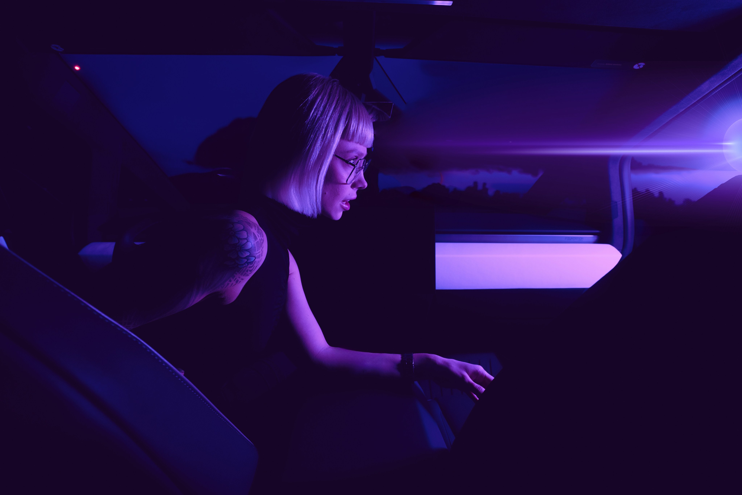 Photographer for bloggers and media personalities for advertising and Reels. Portrait photographer Moscow, UAE, Oleg Koshmarov