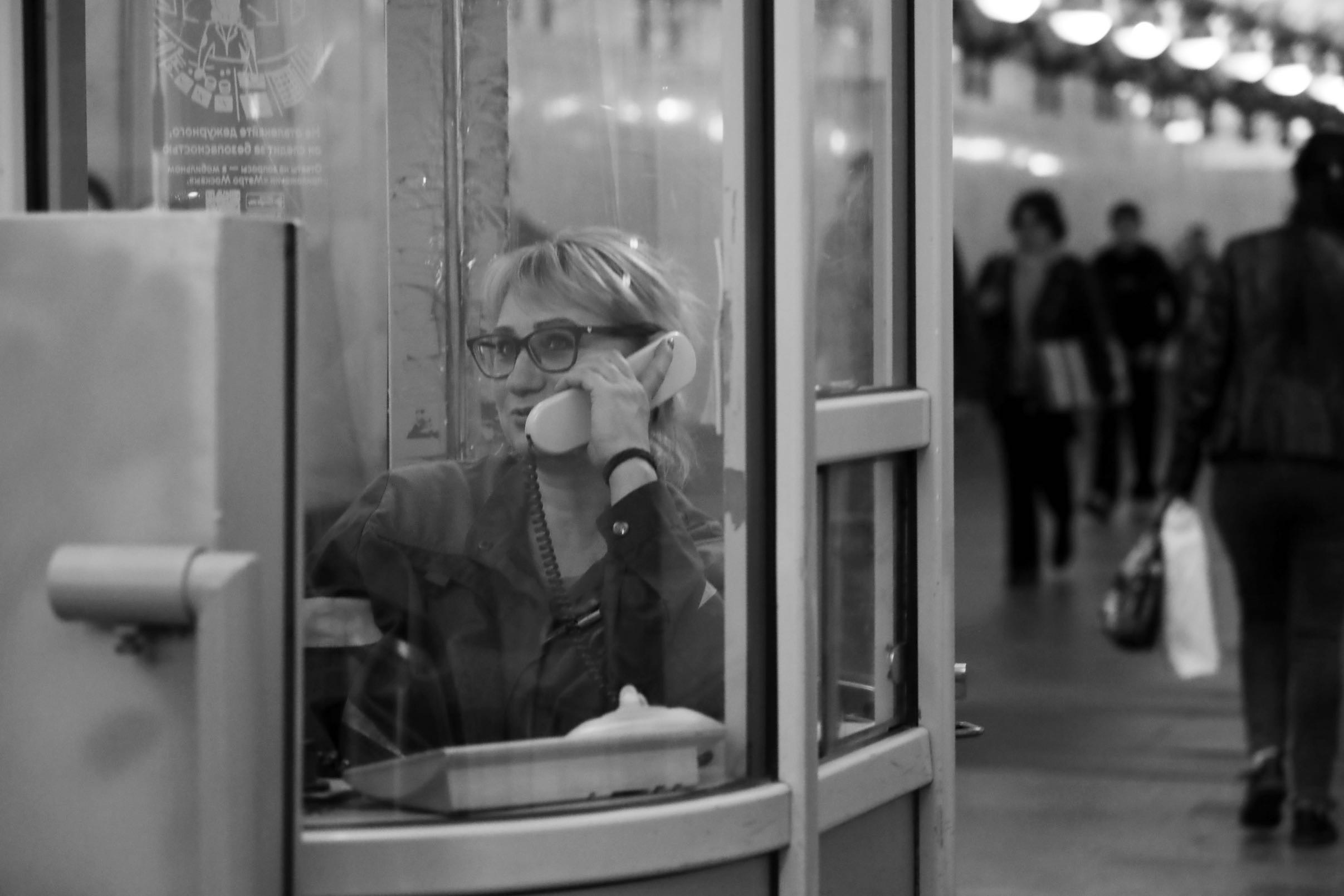 Серия «Метро. Пассажиры времени». ANNA PAVLIKOVSKAYA ЧЕРНО-БЕЛАЯ ФОТОГРАФИЯ — ЭТО Я